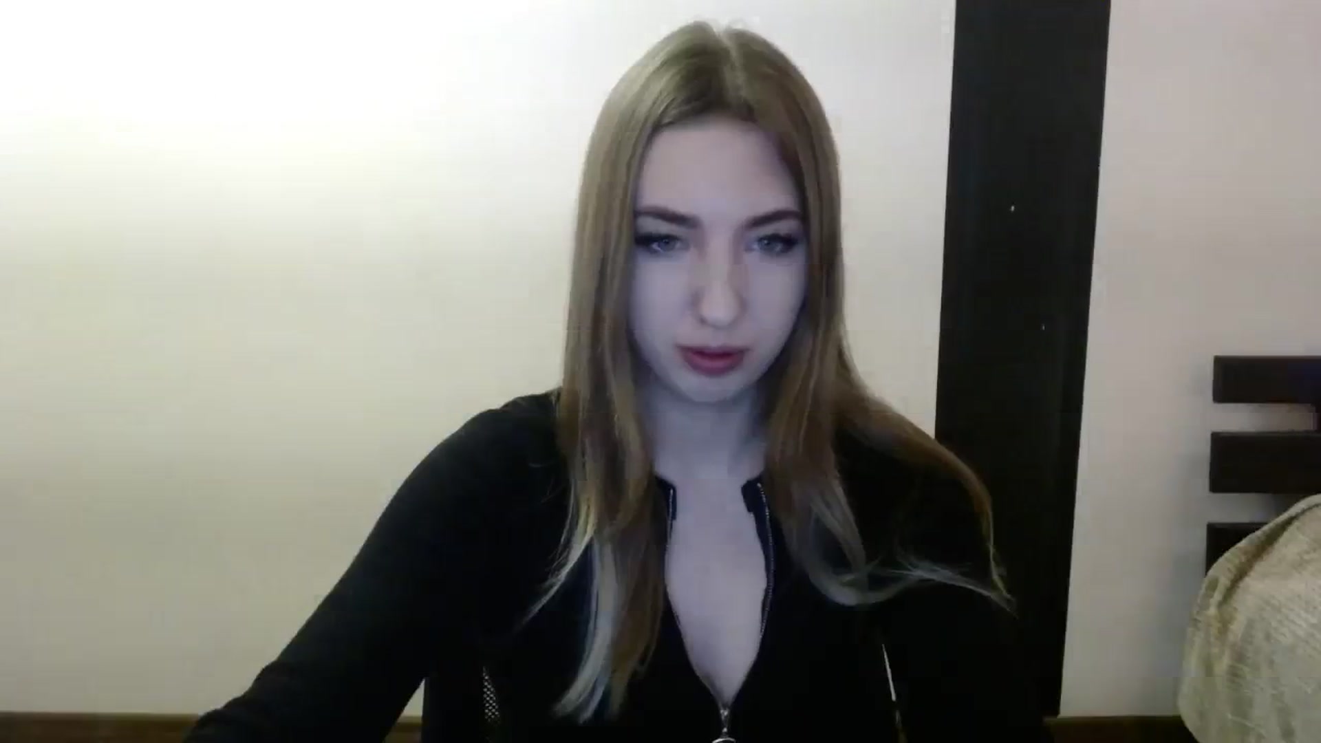 Gallery image thumbnail from Skyyyy's myfreecams stream on, 04/01/2024, 17:37 image 18 of 20