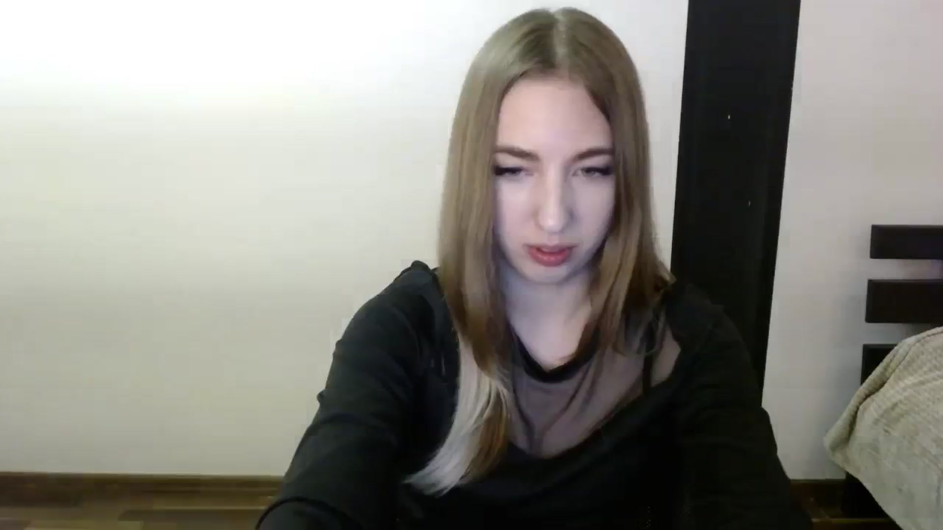 Gallery image thumbnail from Skyyyy's myfreecams stream on, 04/03/2024, 17:39 image 6 of 20