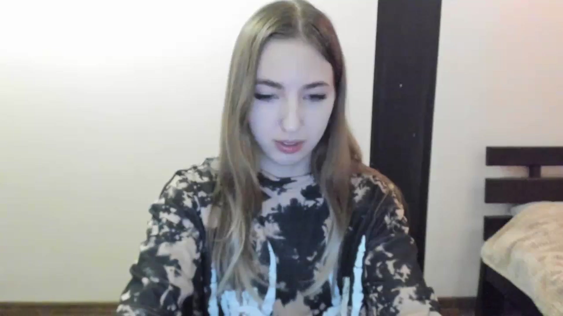 Gallery image thumbnail from Skyyyy's myfreecams stream on, 04/06/2024, 17:49 image 13 of 20