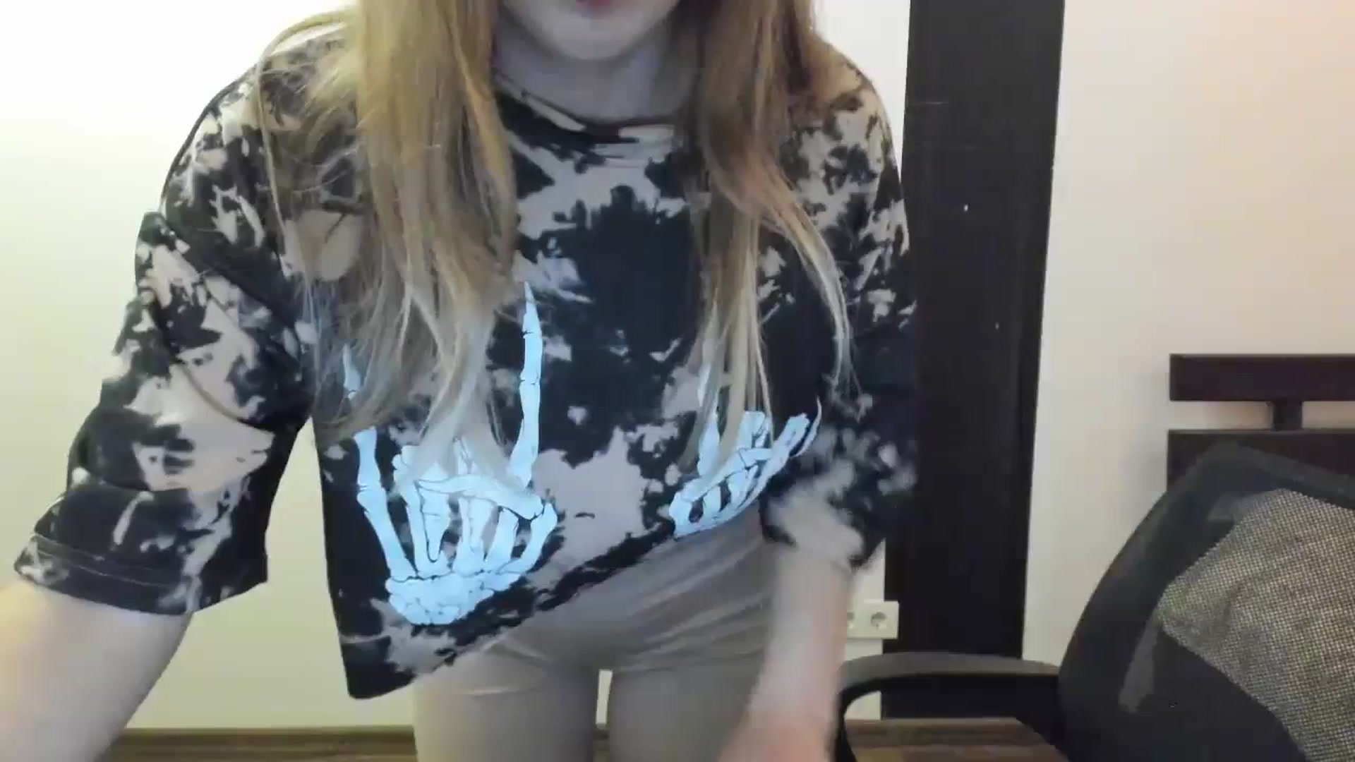 Gallery image thumbnail from Skyyyy's myfreecams stream on, 04/06/2024, 17:49 image 2 of 20