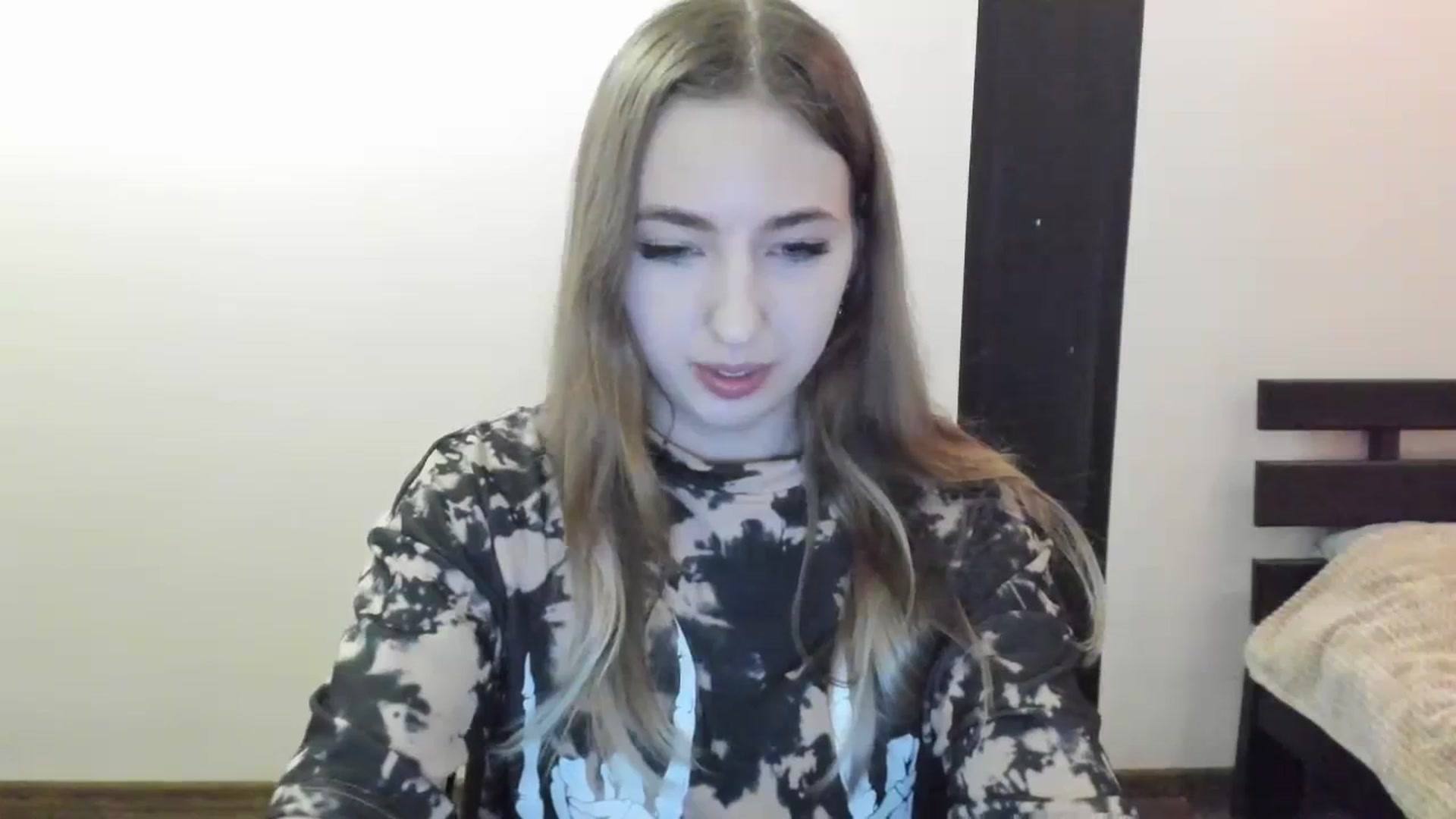 Gallery image thumbnail from Skyyyy's myfreecams stream on, 04/06/2024, 17:49 image 3 of 20