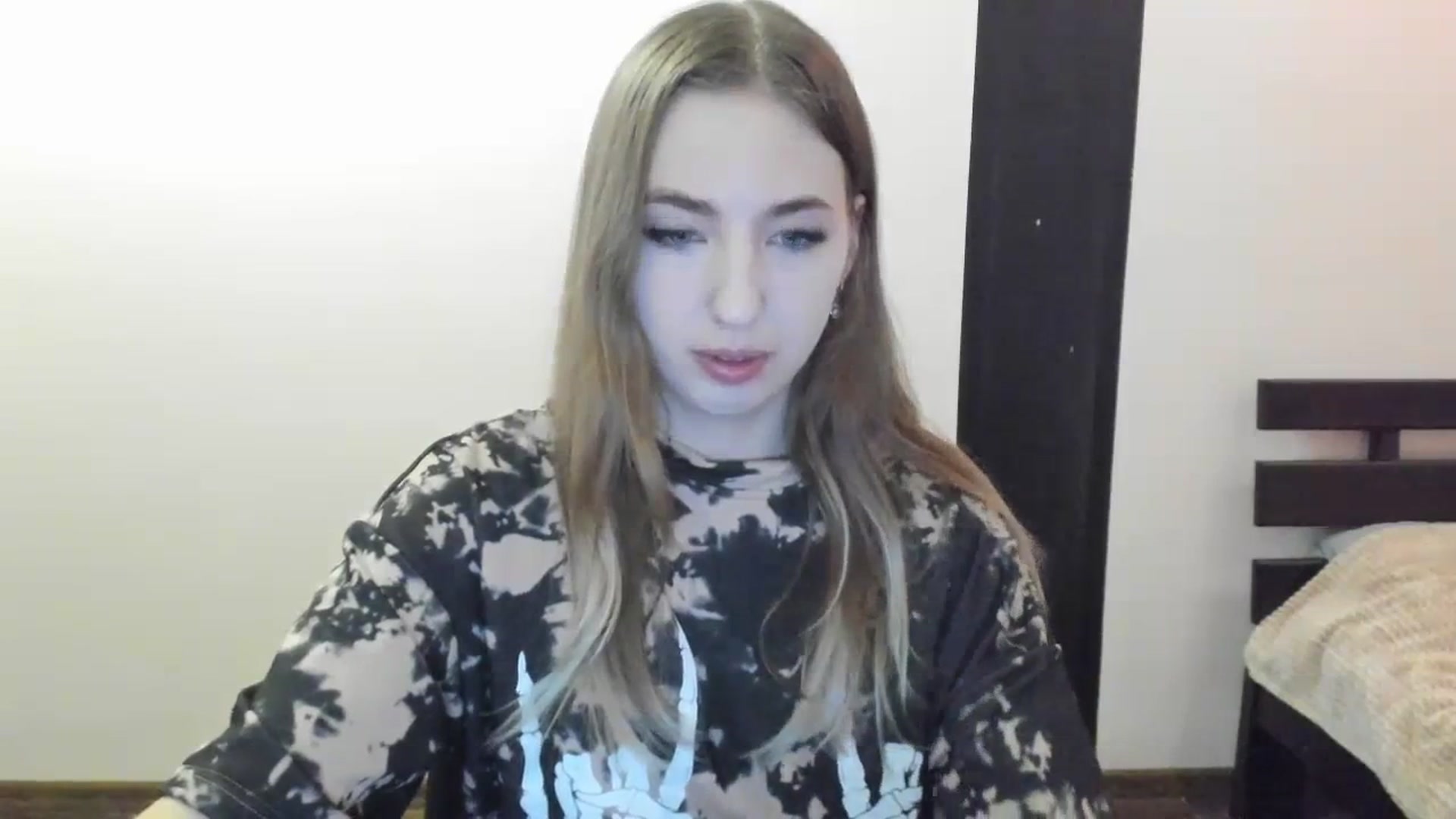 Gallery image thumbnail from Skyyyy's myfreecams stream on, 04/06/2024, 17:49 image 5 of 20