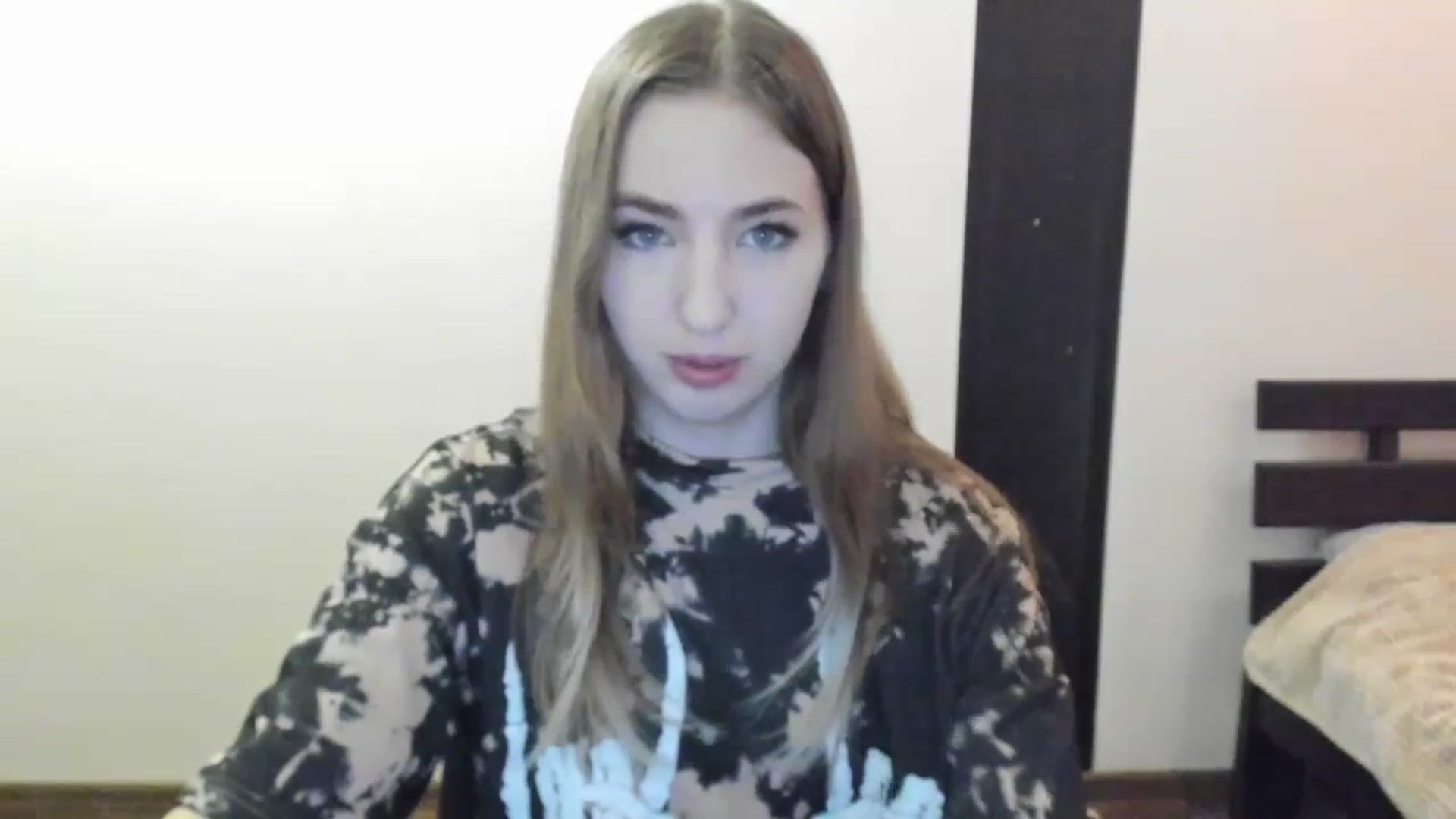 Gallery image thumbnail from Skyyyy's myfreecams stream on, 04/06/2024, 17:49 image 16 of 20