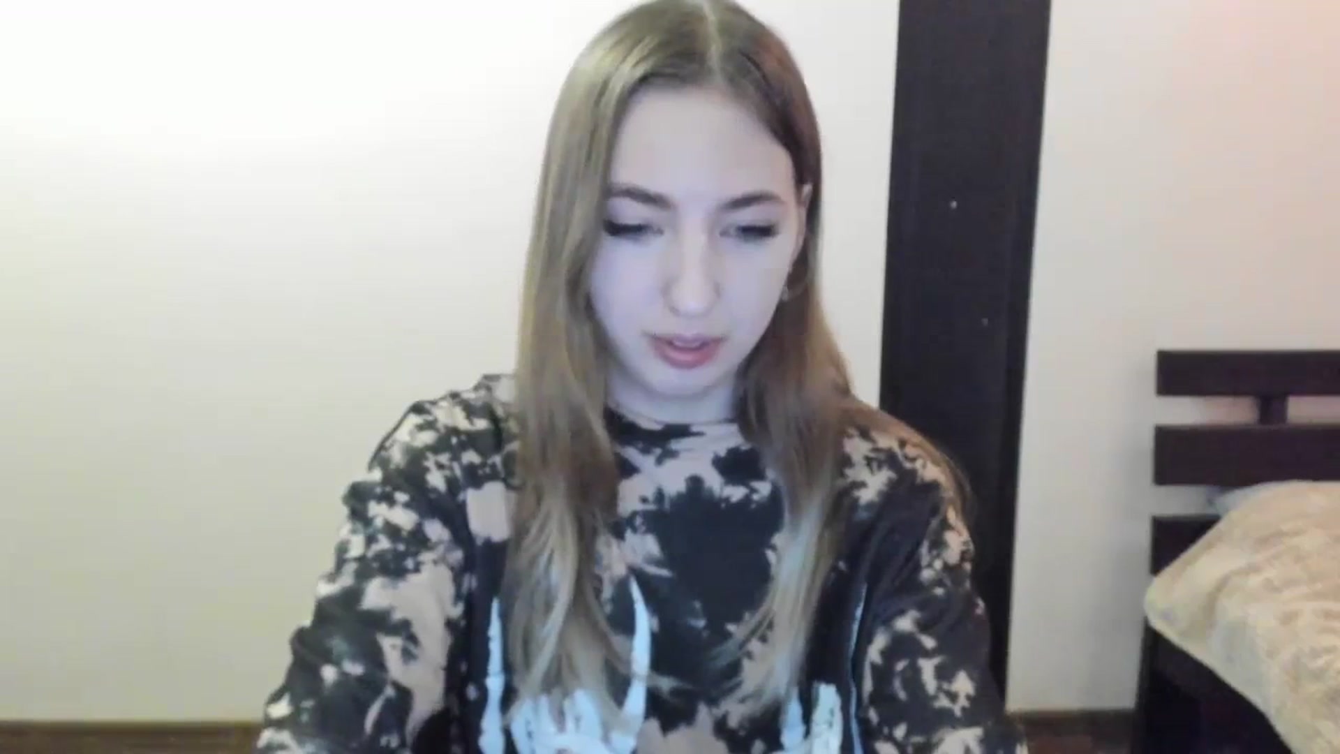 Gallery image thumbnail from Skyyyy's myfreecams stream on, 04/06/2024, 17:49 image 20 of 20