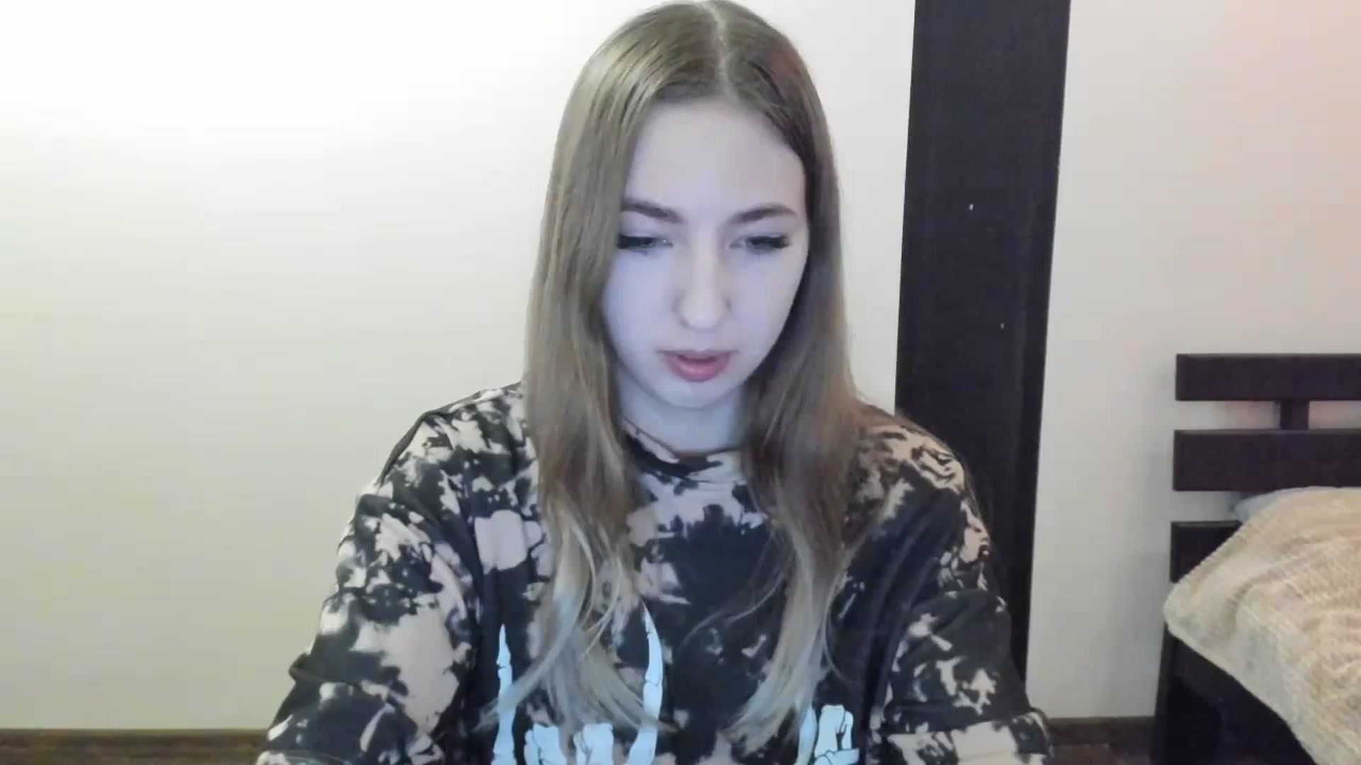 Gallery image thumbnail from Skyyyy's myfreecams stream on, 04/06/2024, 17:49 image 1 of 20