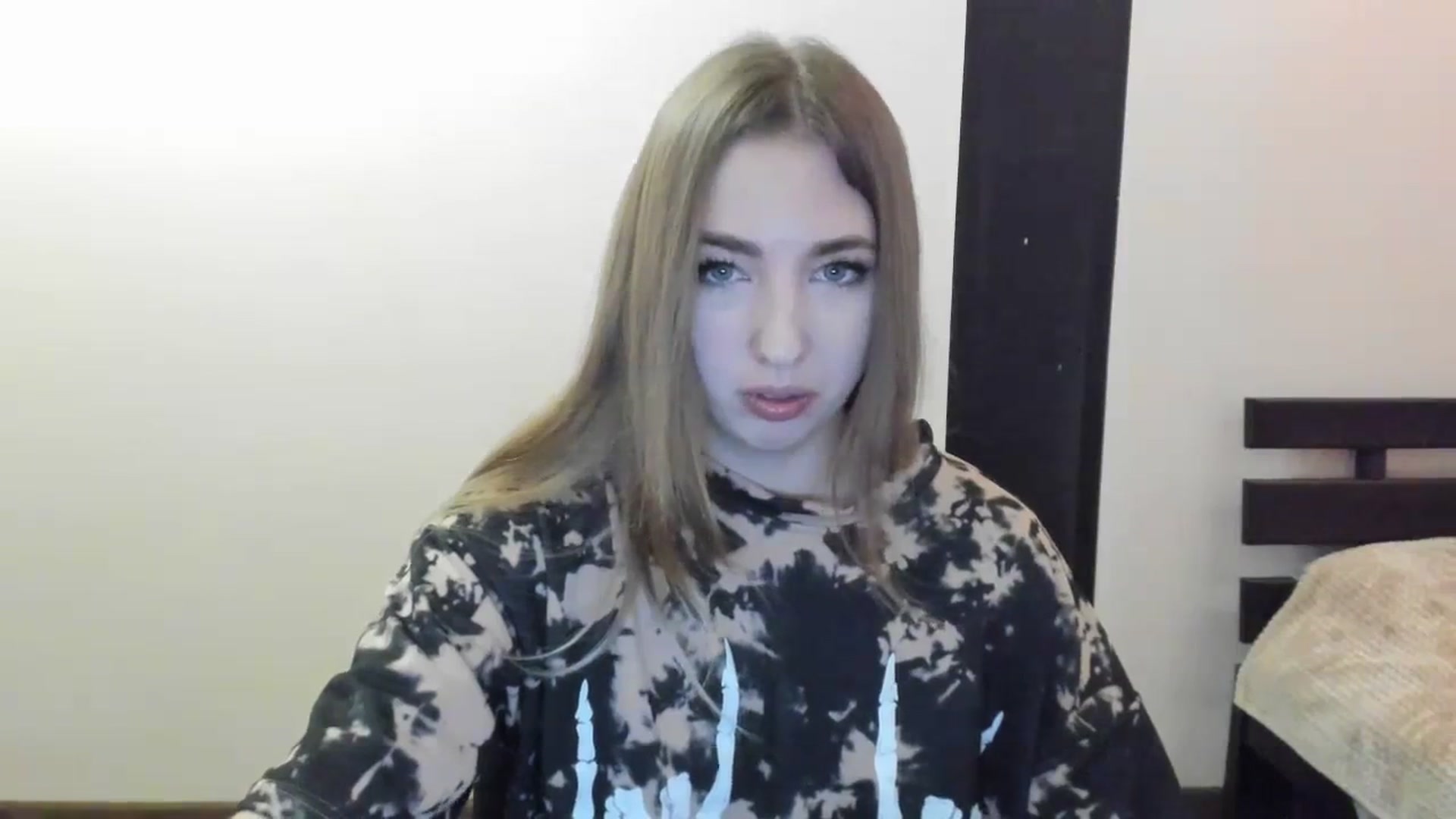 Gallery image thumbnail from Skyyyy's myfreecams stream on, 04/07/2024, 16:49 image 19 of 20