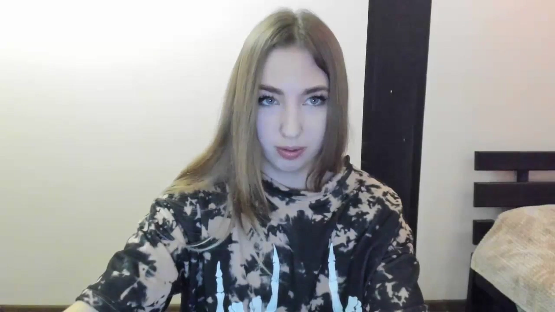 Gallery image thumbnail from Skyyyy's myfreecams stream on, 04/07/2024, 16:49 image 17 of 20
