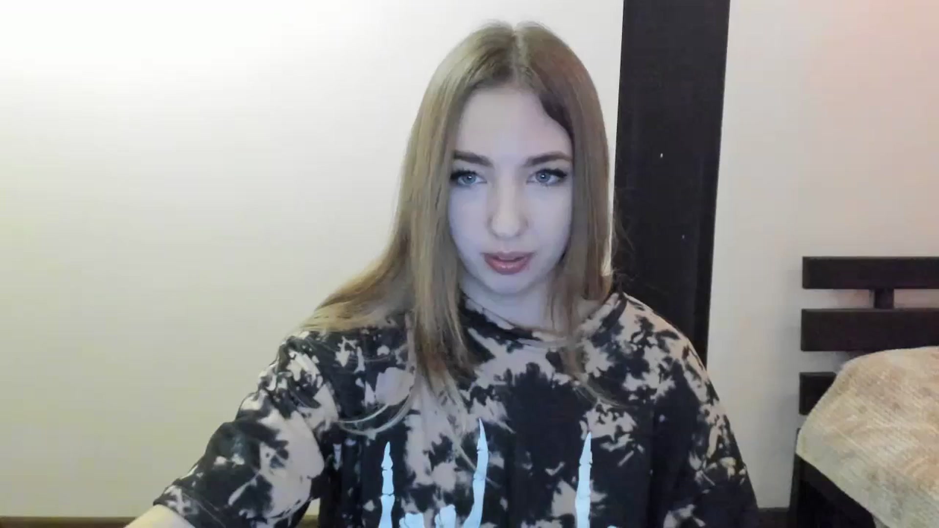Gallery image thumbnail from Skyyyy's myfreecams stream on, 04/07/2024, 16:49 image 18 of 20