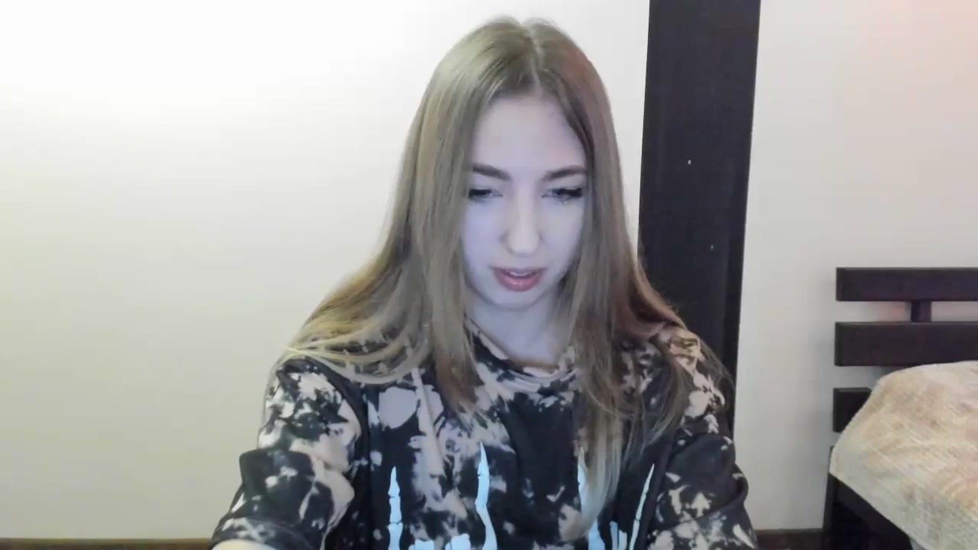 Gallery image thumbnail from Skyyyy's myfreecams stream on, 04/07/2024, 16:49 image 1 of 20