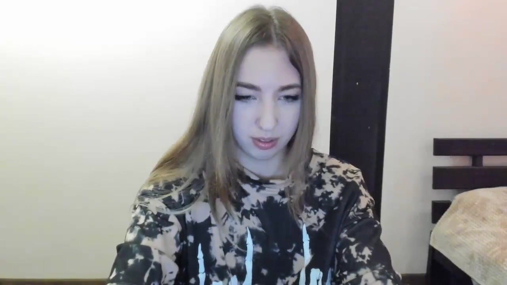 Gallery image thumbnail from Skyyyy's myfreecams stream on, 04/07/2024, 16:49 image 9 of 20