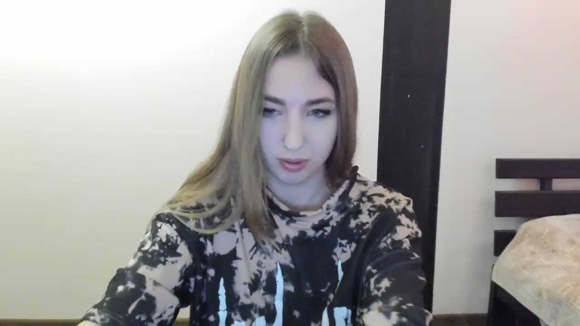 Gallery image thumbnail from Skyyyy's myfreecams stream on, 04/07/2024, 16:49 image 4 of 20