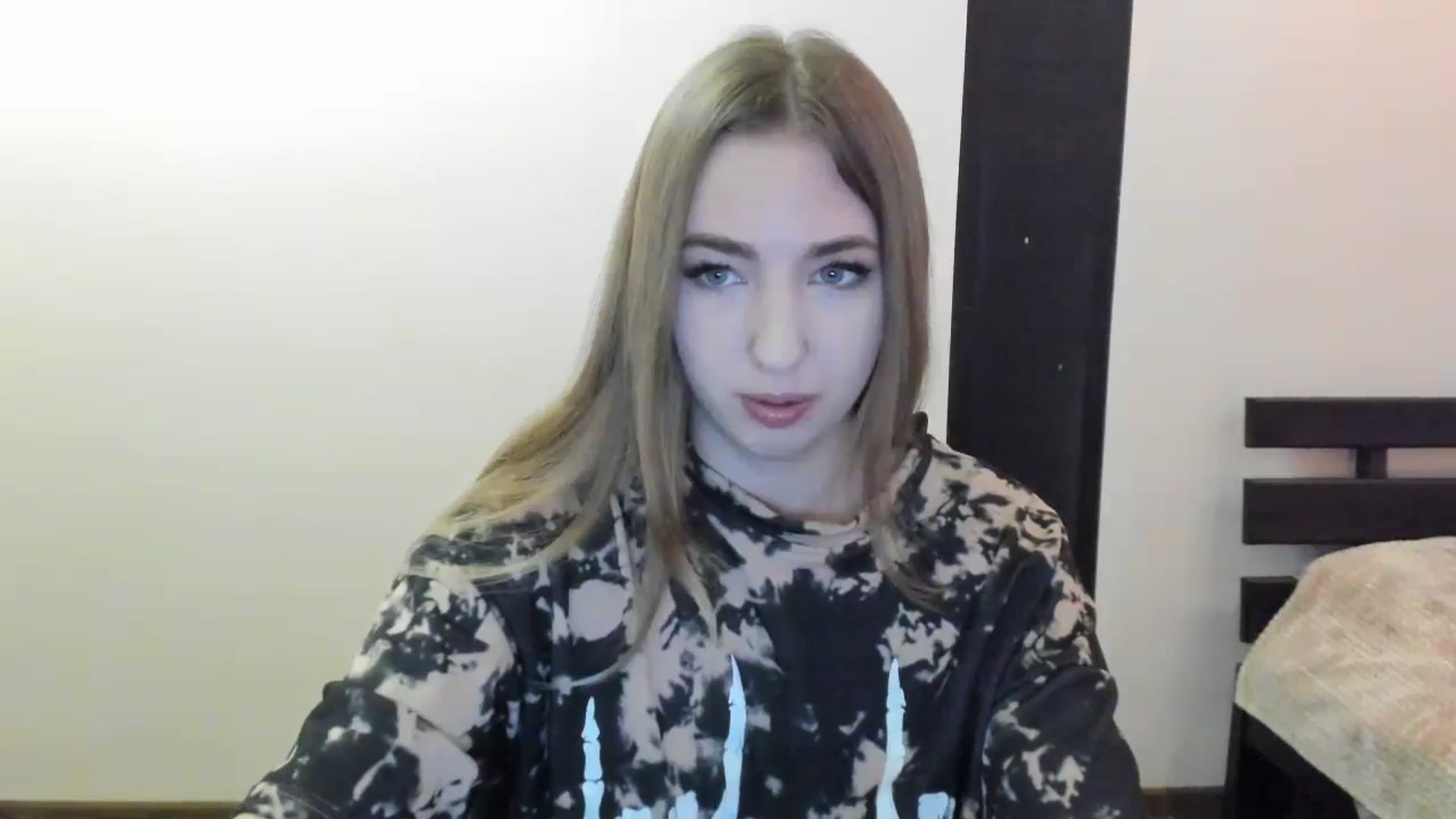 Gallery image thumbnail from Skyyyy's myfreecams stream on, 04/07/2024, 16:49 image 5 of 20