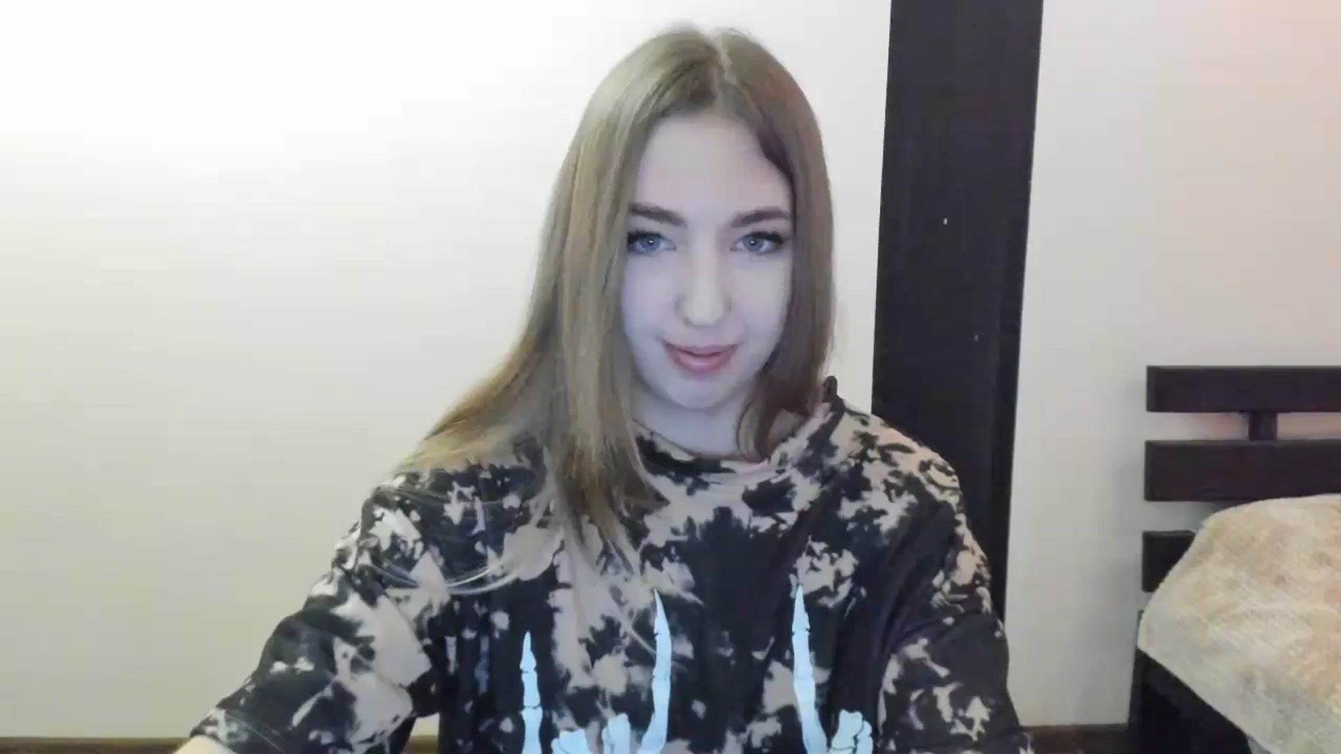 Gallery image thumbnail from Skyyyy's myfreecams stream on, 04/07/2024, 16:49 image 16 of 20
