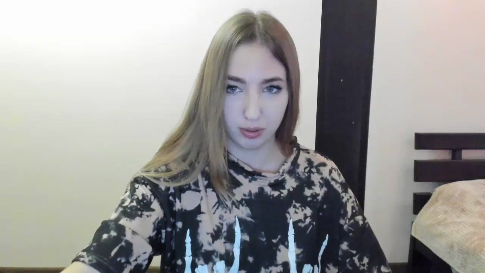 Gallery image thumbnail from Skyyyy's myfreecams stream on, 04/07/2024, 16:49 image 2 of 20