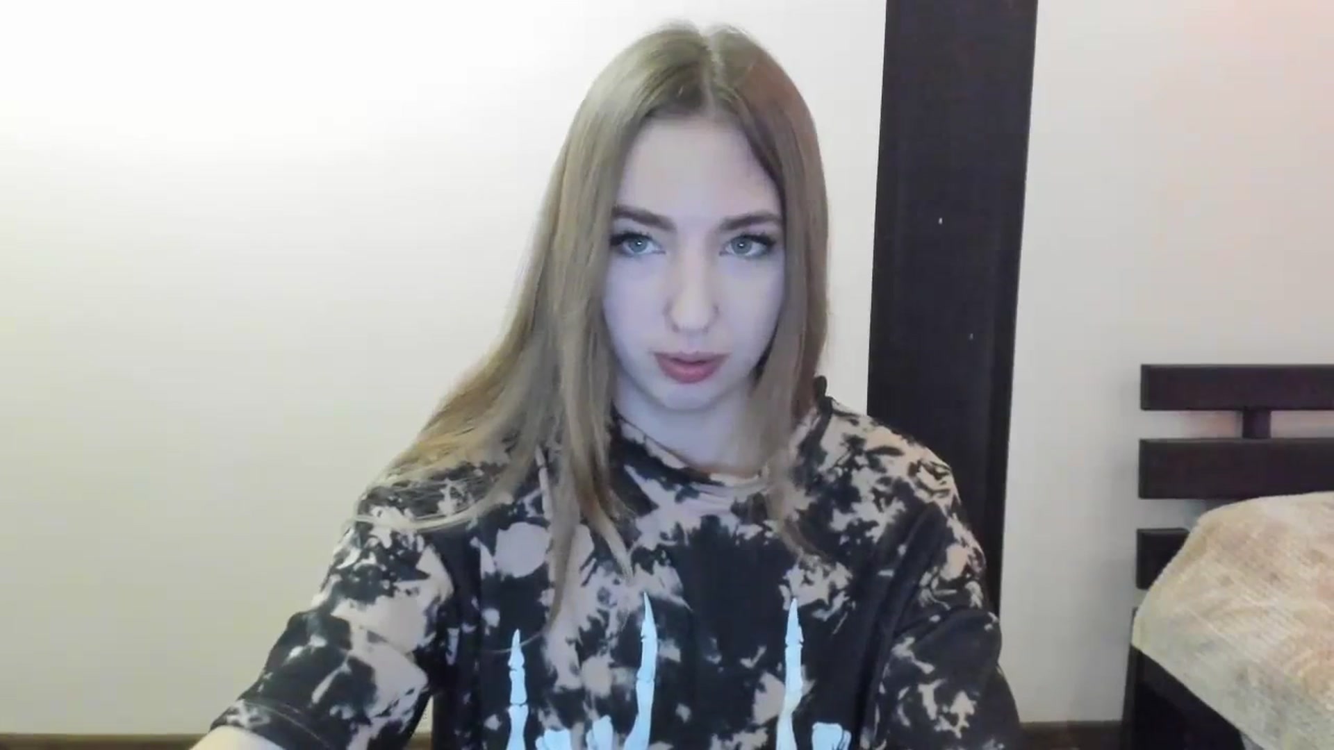Gallery image thumbnail from Skyyyy's myfreecams stream on, 04/07/2024, 16:49 image 7 of 20