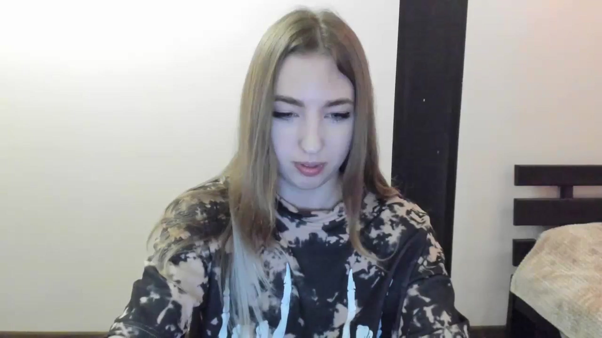 Gallery image thumbnail from Skyyyy's myfreecams stream on, 04/07/2024, 18:28 image 19 of 20