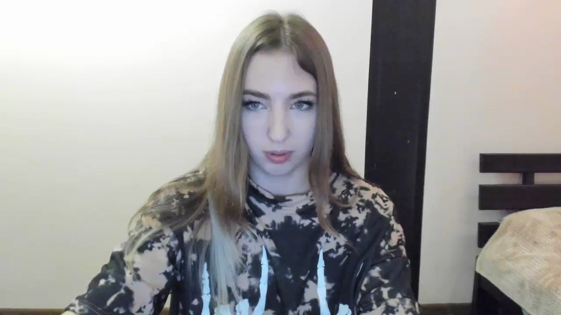 Gallery image thumbnail from Skyyyy's myfreecams stream on, 04/07/2024, 18:28 image 17 of 20
