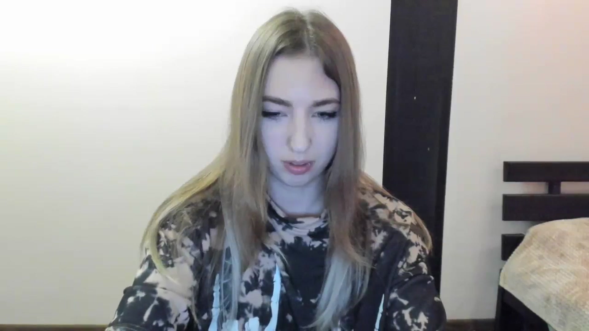 Gallery image thumbnail from Skyyyy's myfreecams stream on, 04/07/2024, 18:28 image 6 of 20