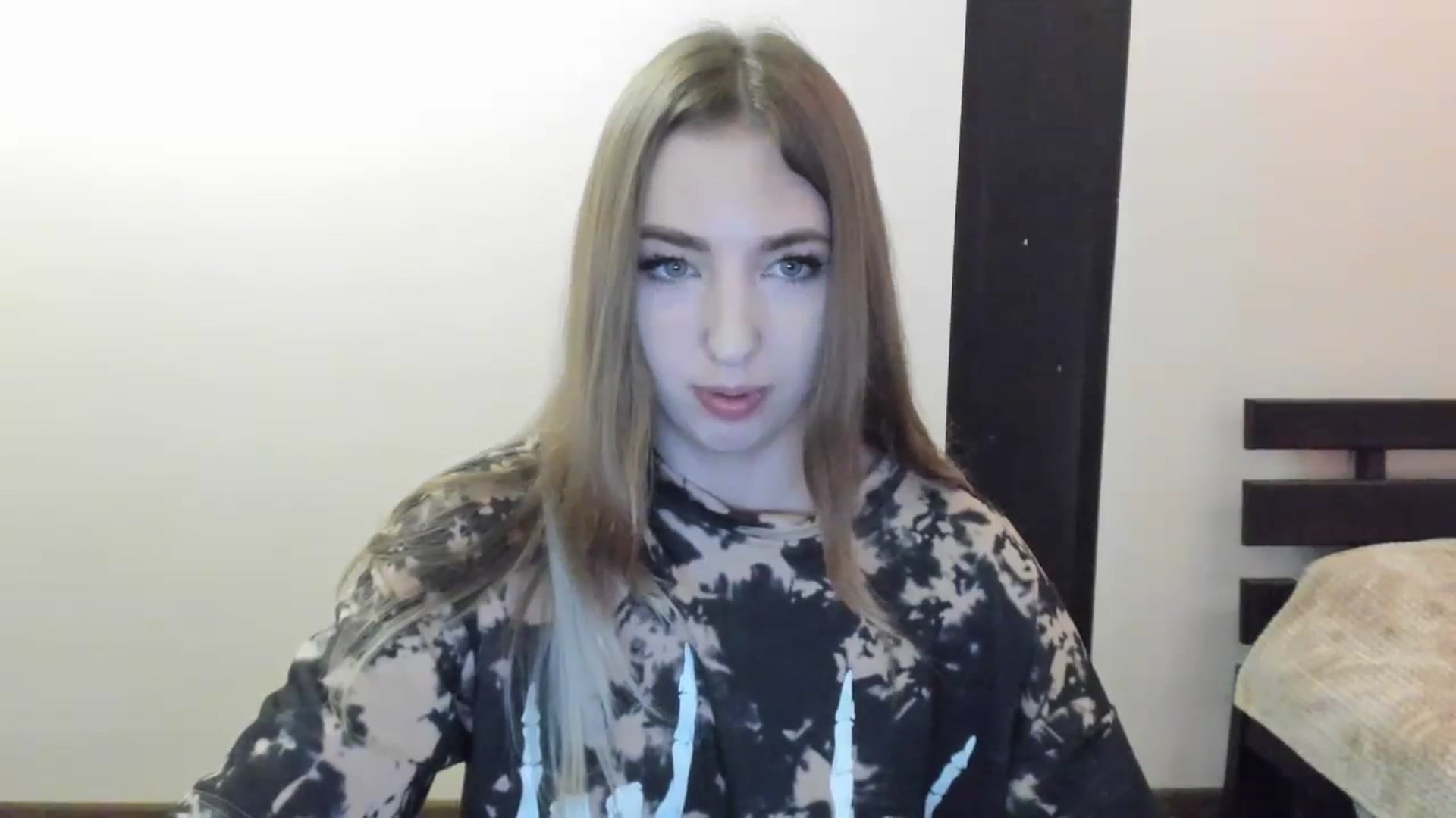Gallery image thumbnail from Skyyyy's myfreecams stream on, 04/07/2024, 18:28 image 20 of 20