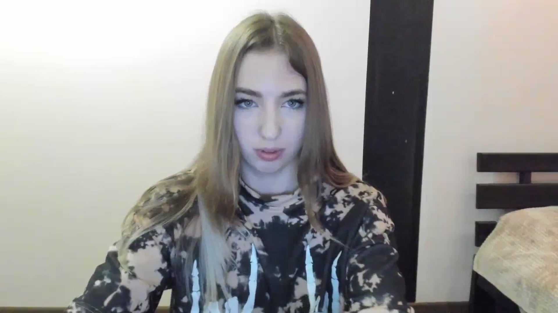 Gallery image thumbnail from Skyyyy's myfreecams stream on, 04/07/2024, 18:28 image 16 of 20