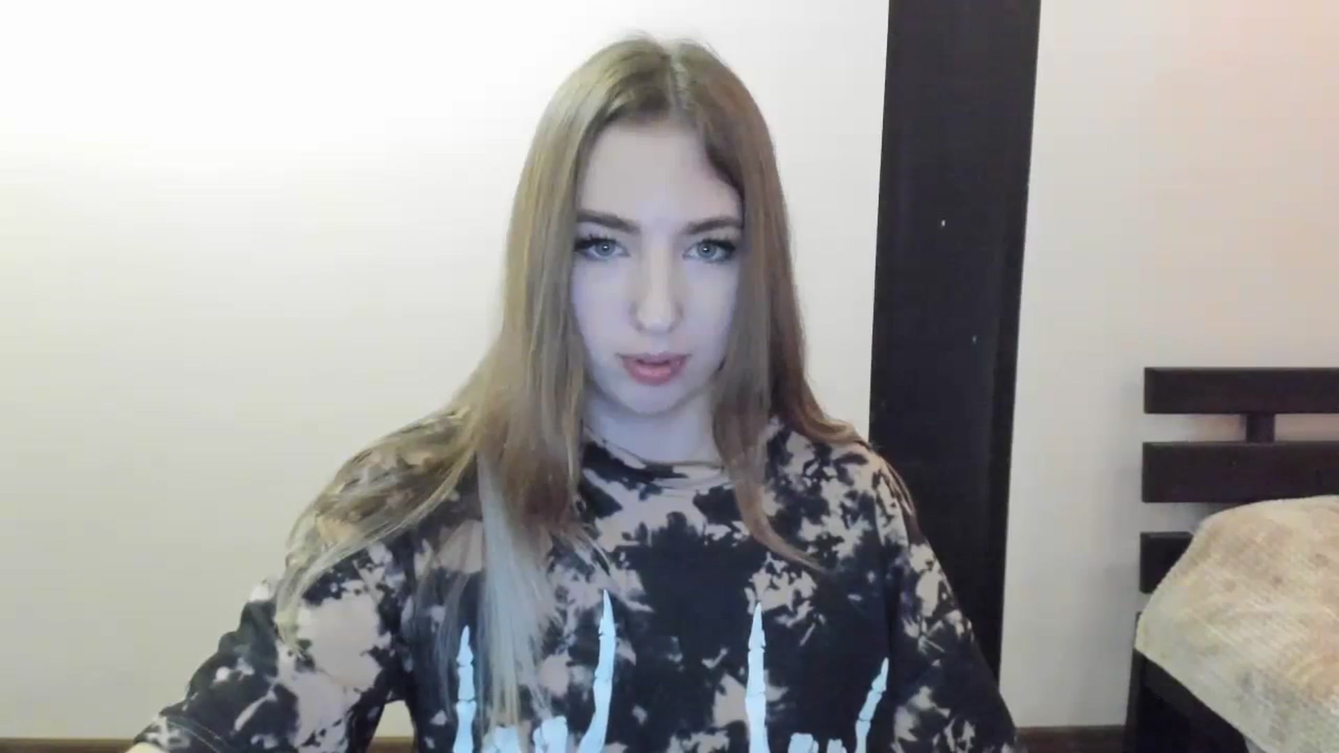 Gallery image thumbnail from Skyyyy's myfreecams stream on, 04/07/2024, 18:28 image 15 of 20