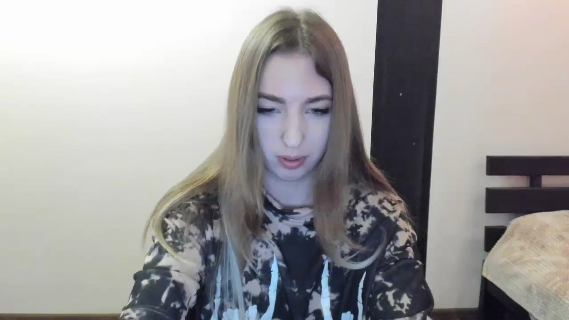 Gallery image thumbnail from Skyyyy's myfreecams stream on, 04/07/2024, 18:28 image 10 of 20
