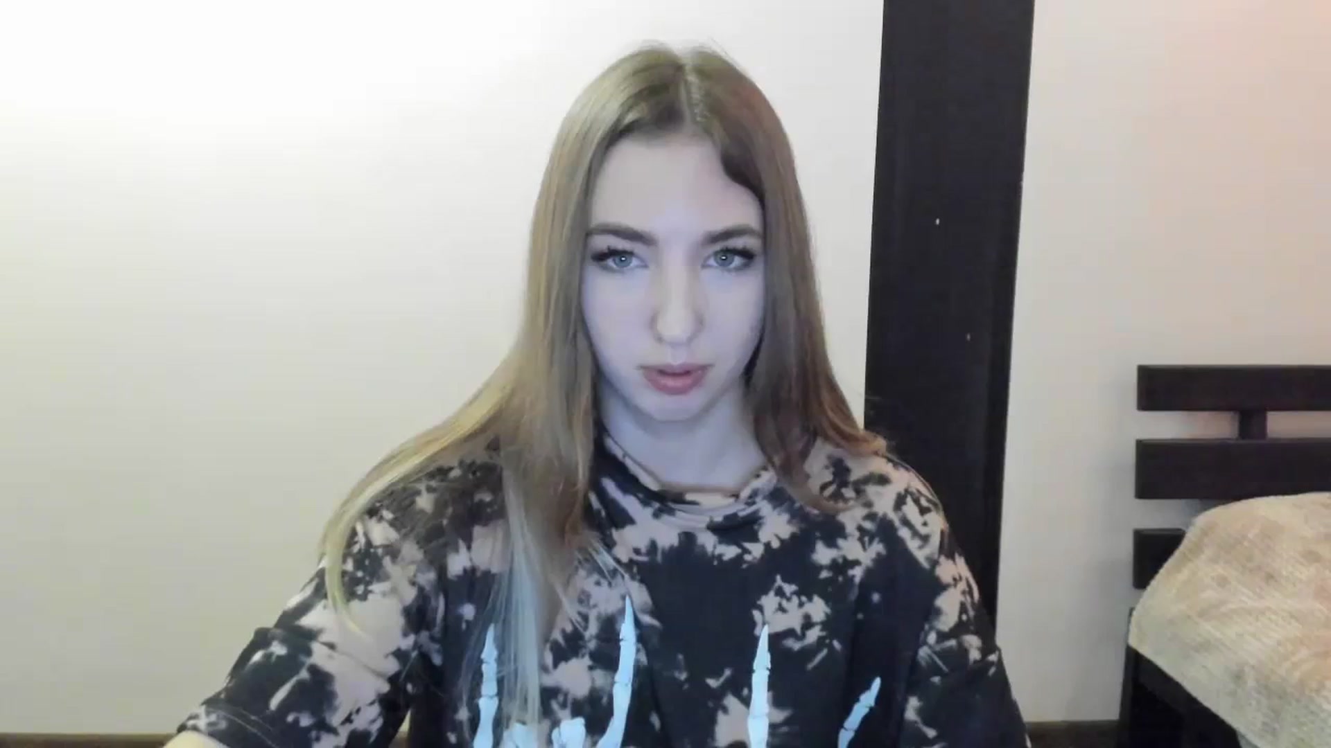 Gallery image thumbnail from Skyyyy's myfreecams stream on, 04/07/2024, 18:28 image 11 of 20