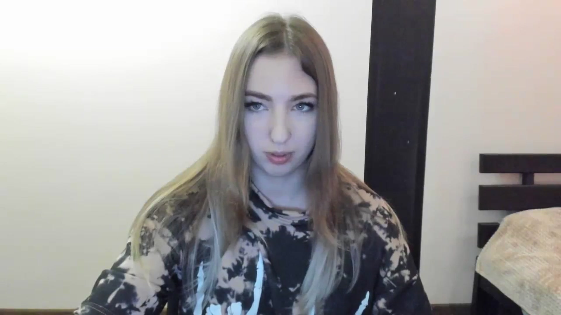 Gallery image thumbnail from Skyyyy's myfreecams stream on, 04/07/2024, 18:28 image 4 of 20