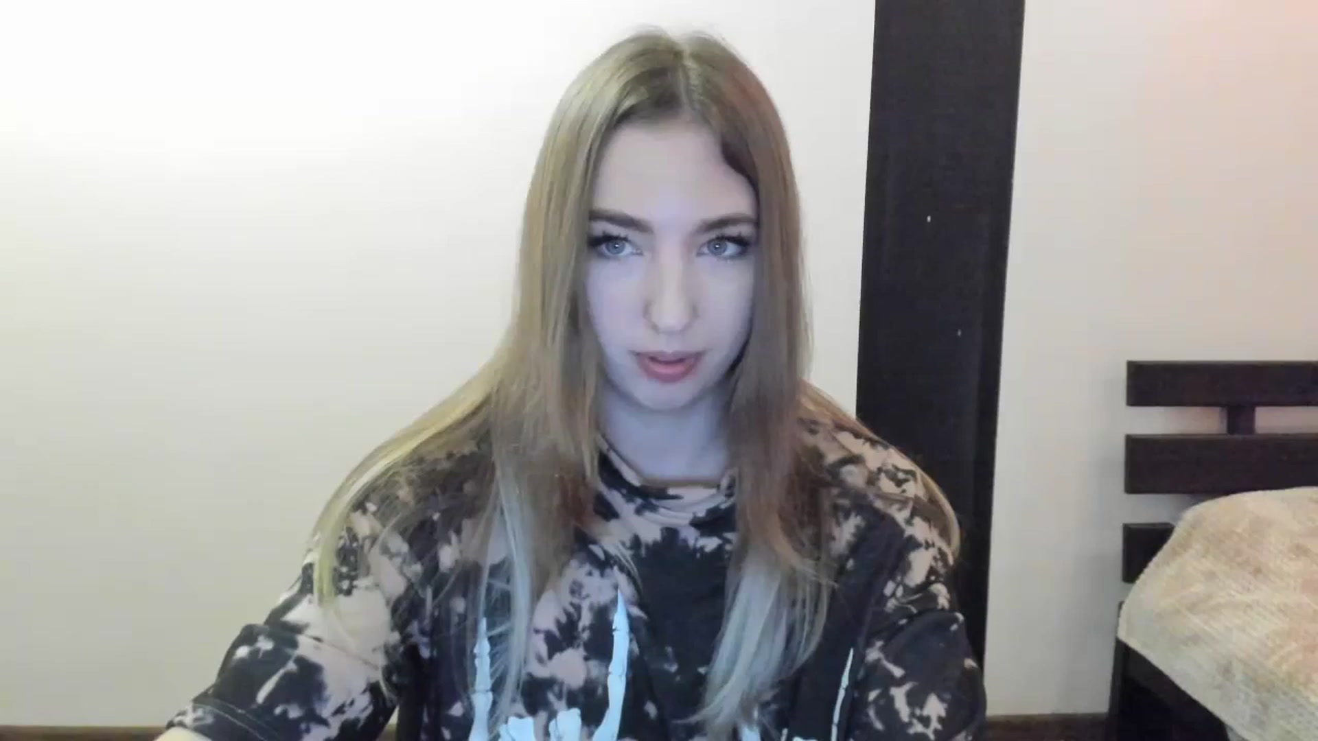 Gallery image thumbnail from Skyyyy's myfreecams stream on, 04/07/2024, 18:28 image 5 of 20