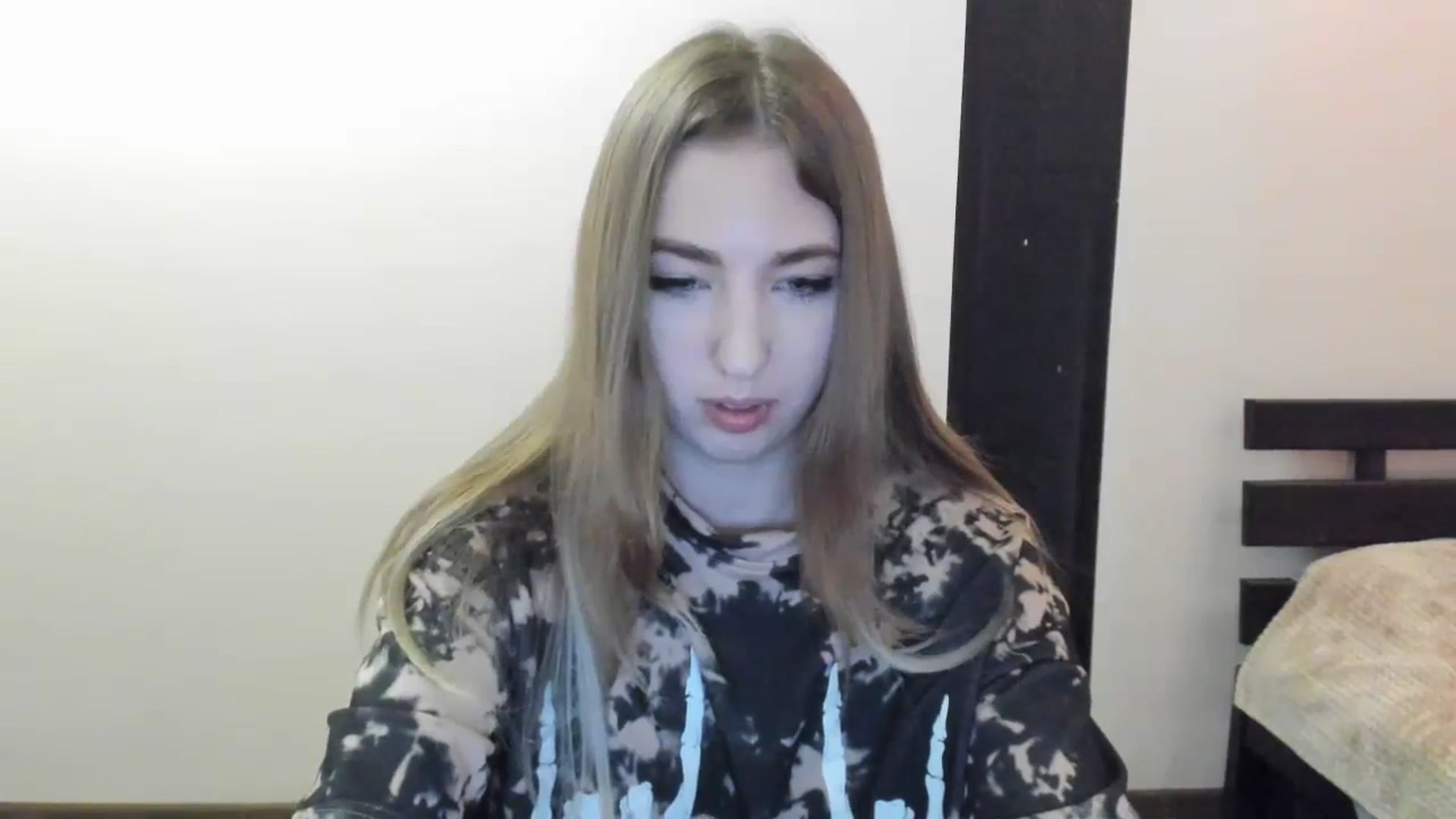 Gallery image thumbnail from Skyyyy's myfreecams stream on, 04/07/2024, 18:28 image 9 of 20