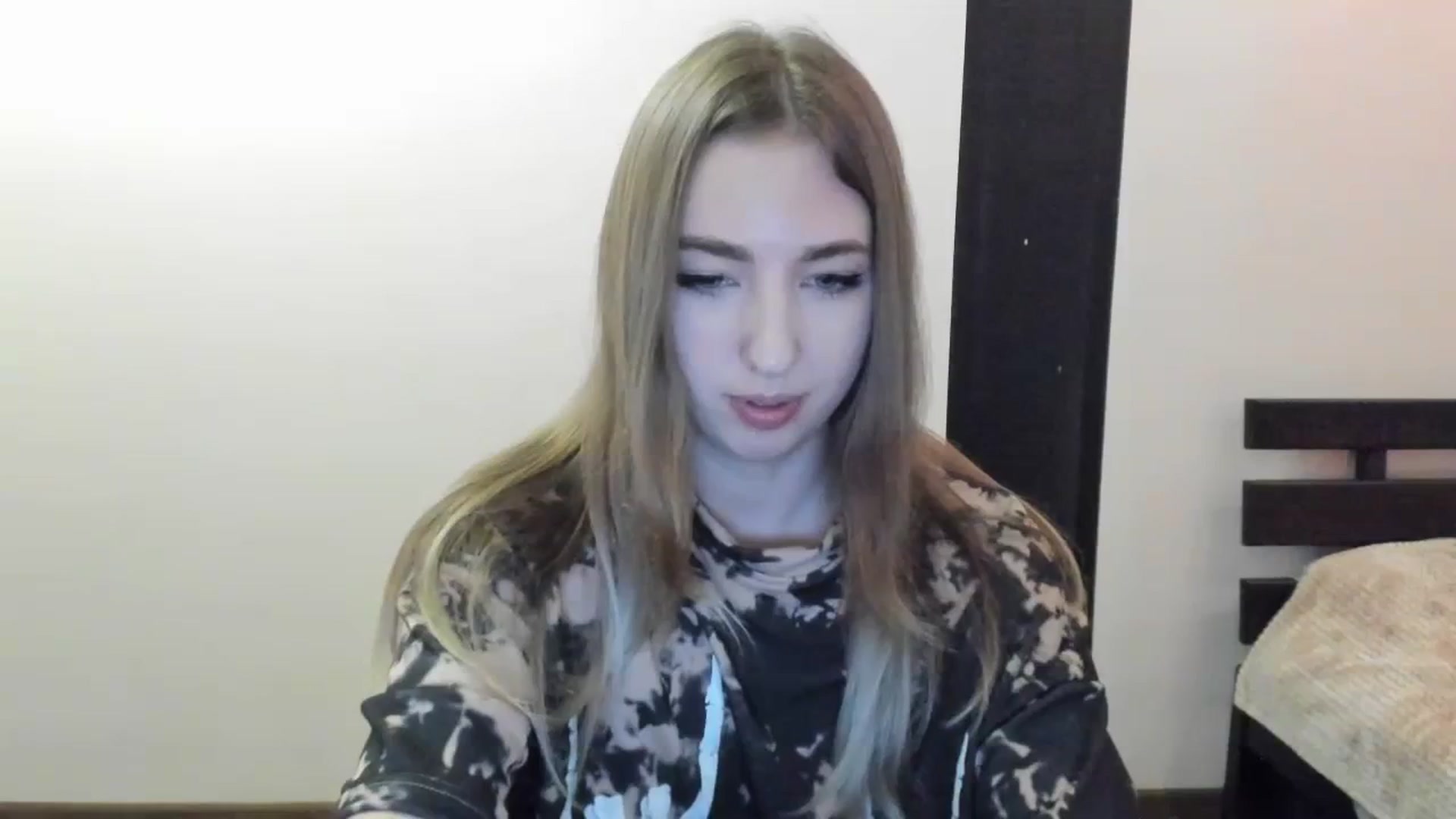 Gallery image thumbnail from Skyyyy's myfreecams stream on, 04/07/2024, 18:28 image 3 of 20
