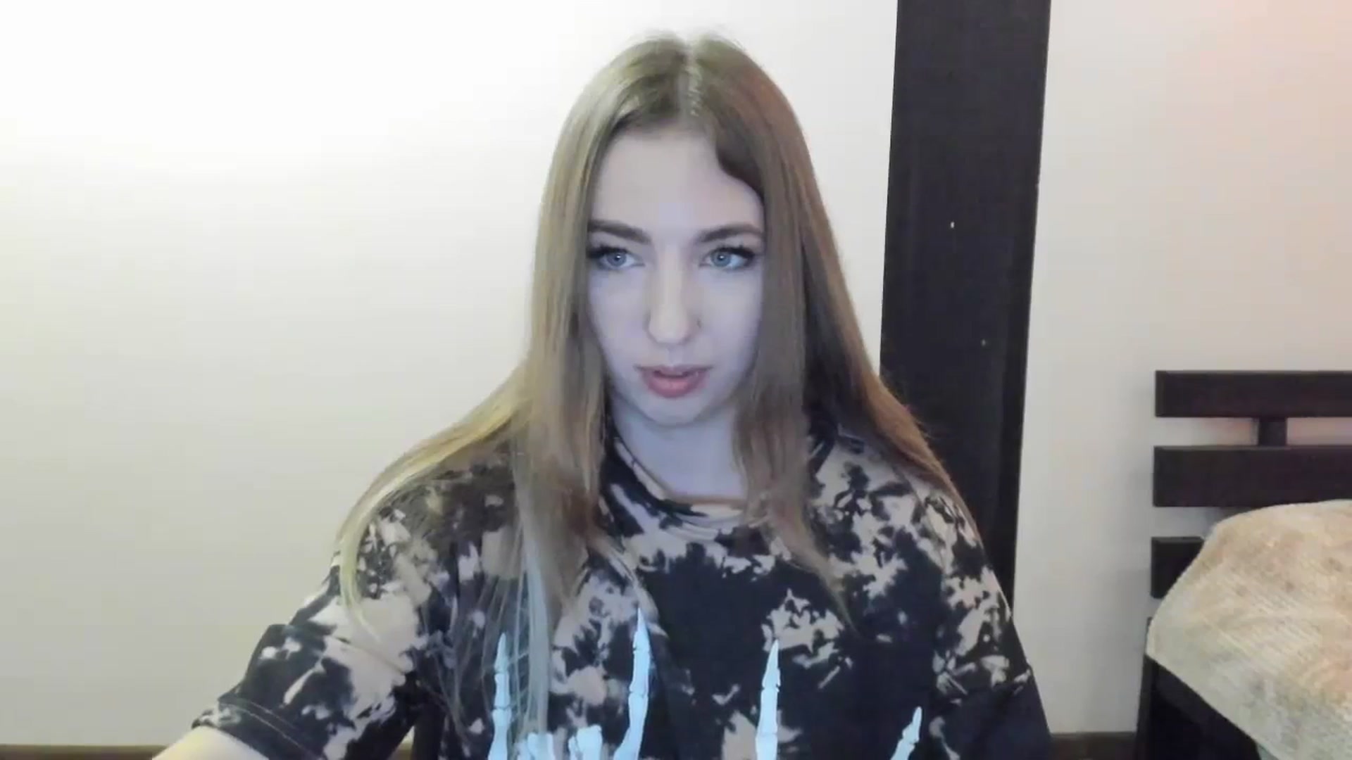 Gallery image thumbnail from Skyyyy's myfreecams stream on, 04/07/2024, 18:28 image 7 of 20