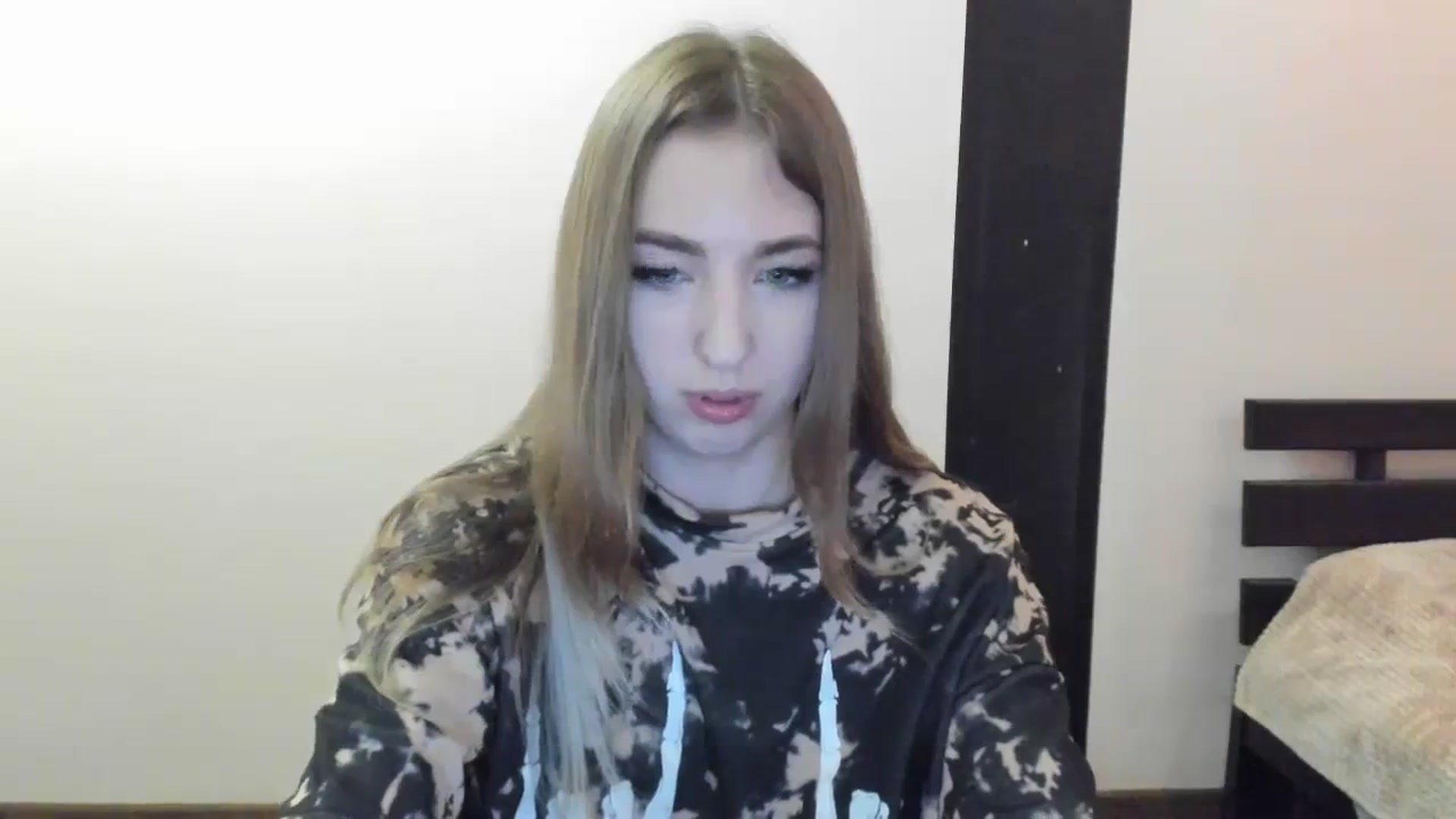 Gallery image thumbnail from Skyyyy's myfreecams stream on, 04/07/2024, 18:28 image 18 of 20