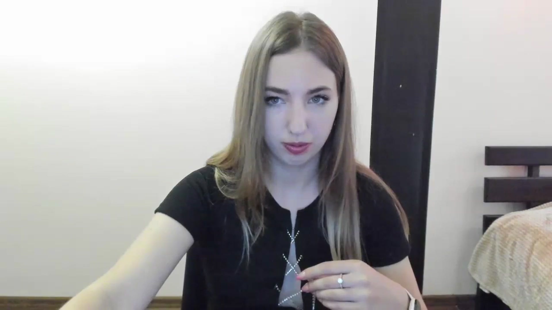 Gallery image thumbnail from Skyyyy's myfreecams stream on, 04/09/2024, 16:24 image 15 of 20