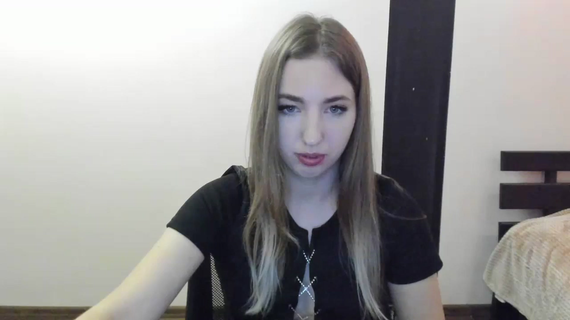 Gallery image thumbnail from Skyyyy's myfreecams stream on, 04/09/2024, 17:25 image 17 of 20