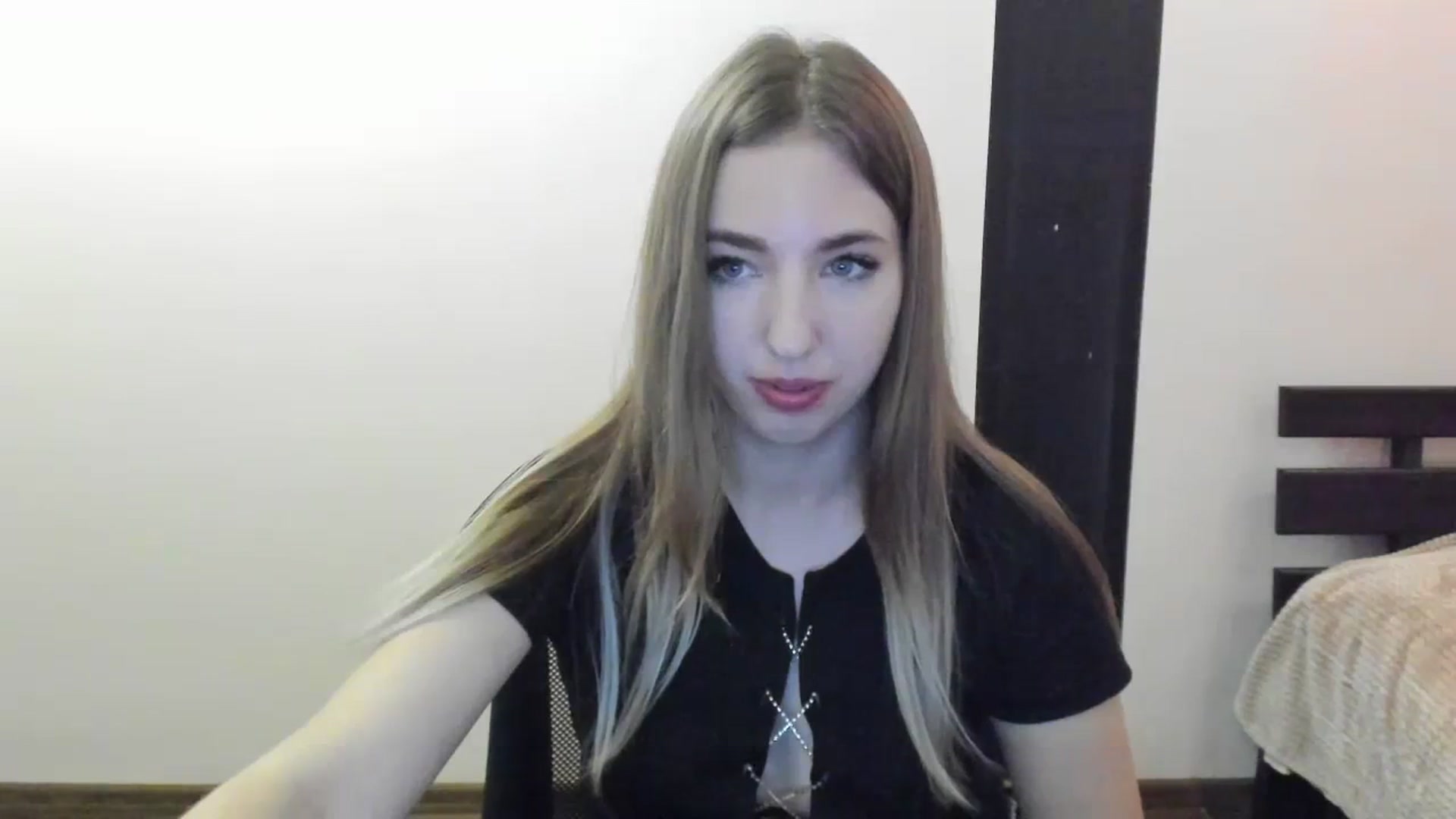 Gallery image thumbnail from Skyyyy's myfreecams stream on, 04/09/2024, 17:25 image 7 of 20