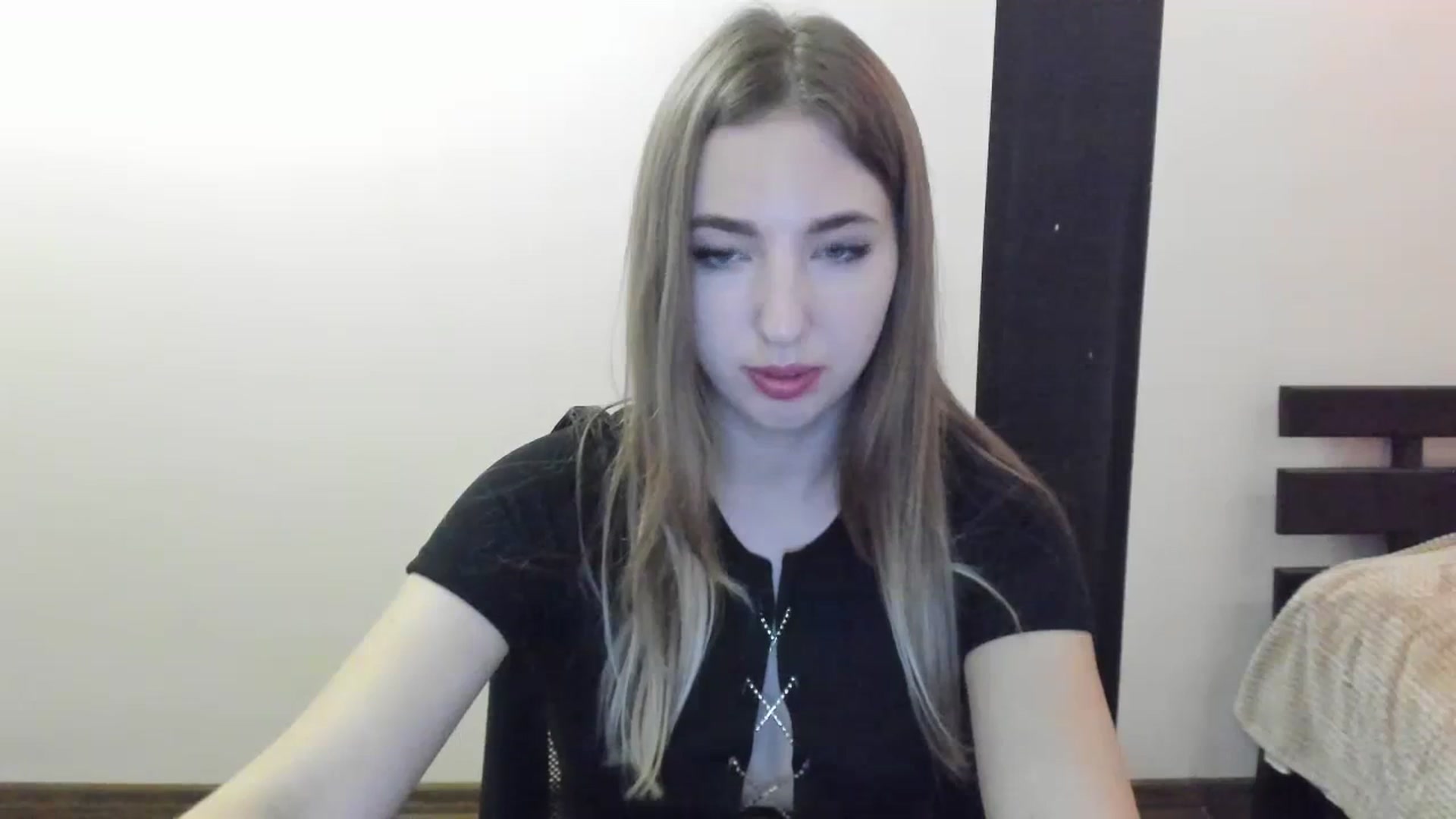 Gallery image thumbnail from Skyyyy's myfreecams stream on, 04/09/2024, 17:25 image 10 of 20