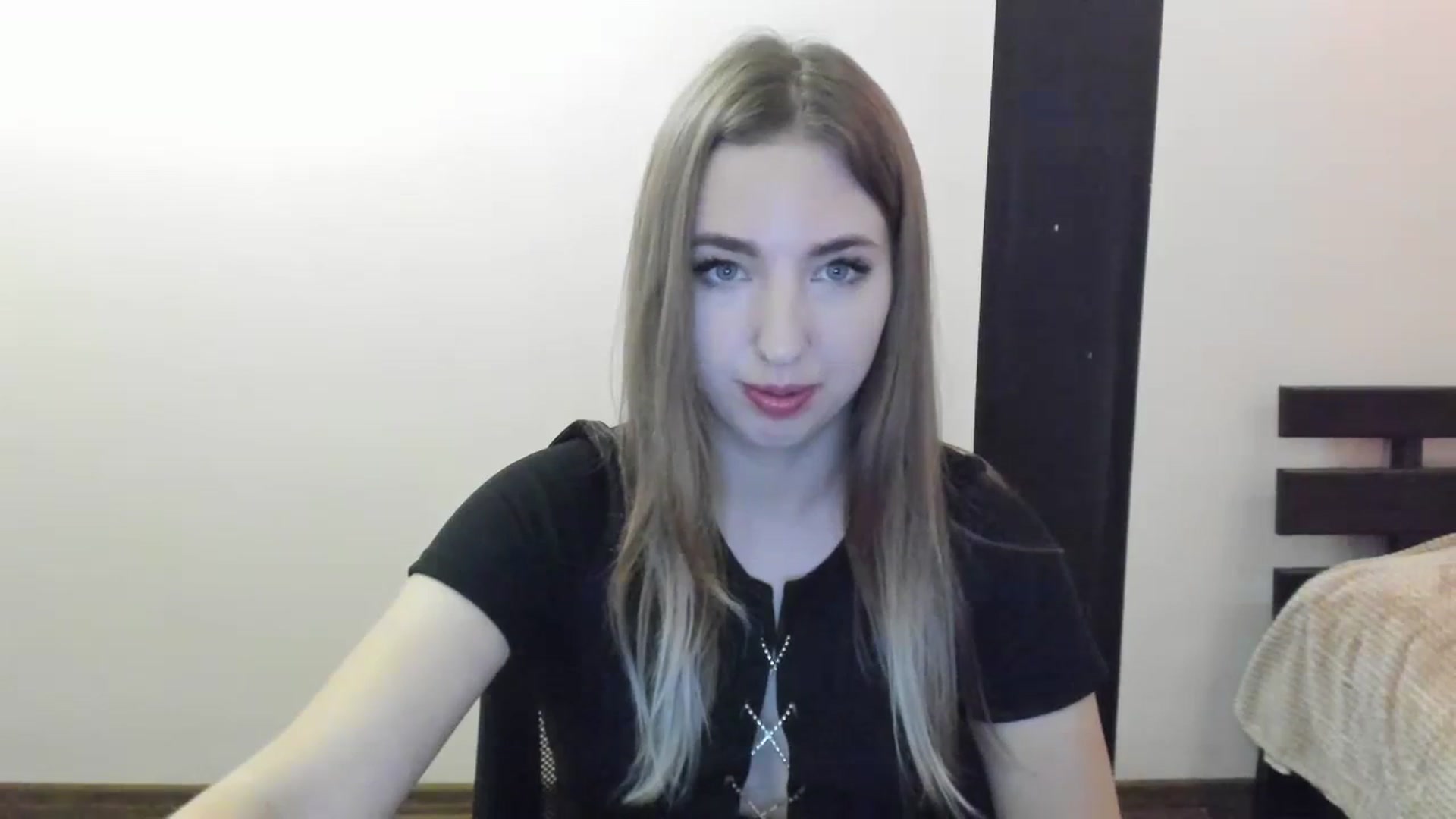 Gallery image thumbnail from Skyyyy's myfreecams stream on, 04/09/2024, 17:25 image 16 of 20