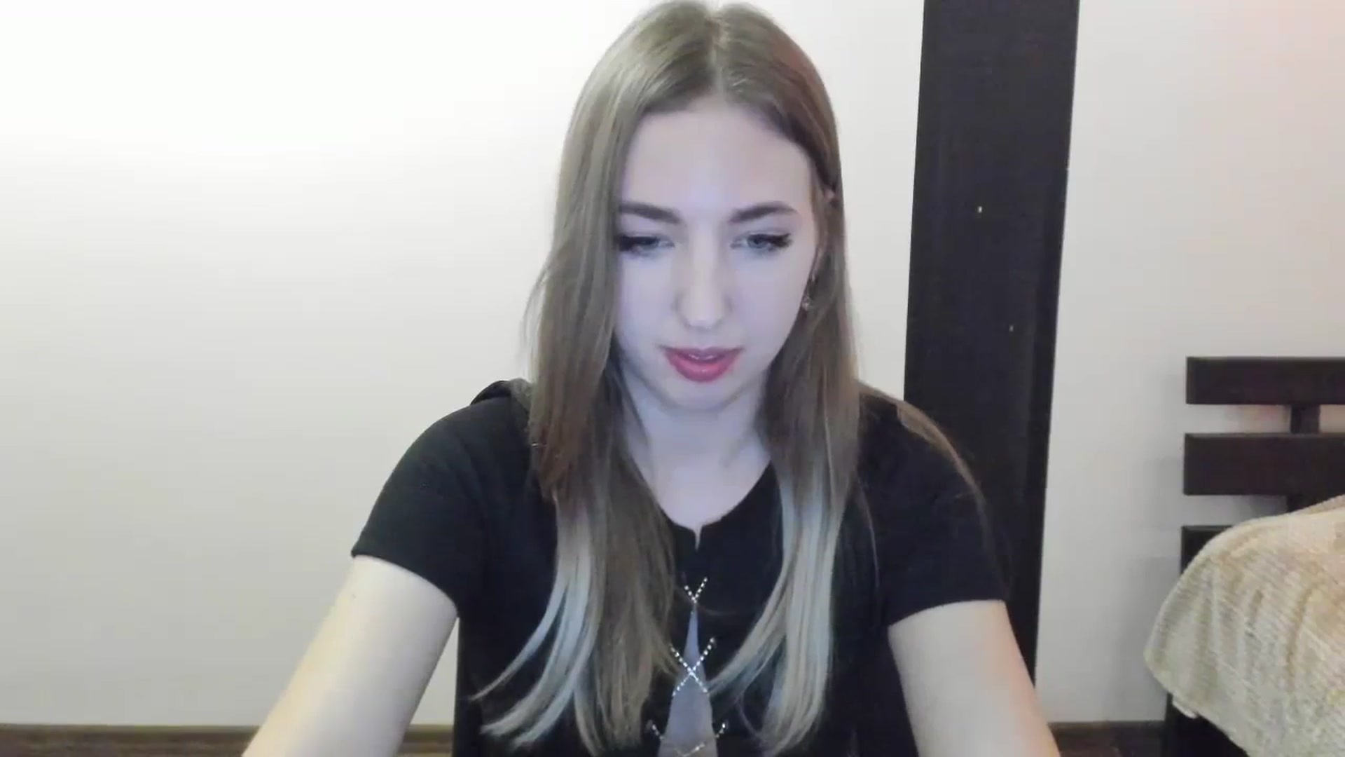 Gallery image thumbnail from Skyyyy's myfreecams stream on, 04/09/2024, 18:46 image 12 of 20