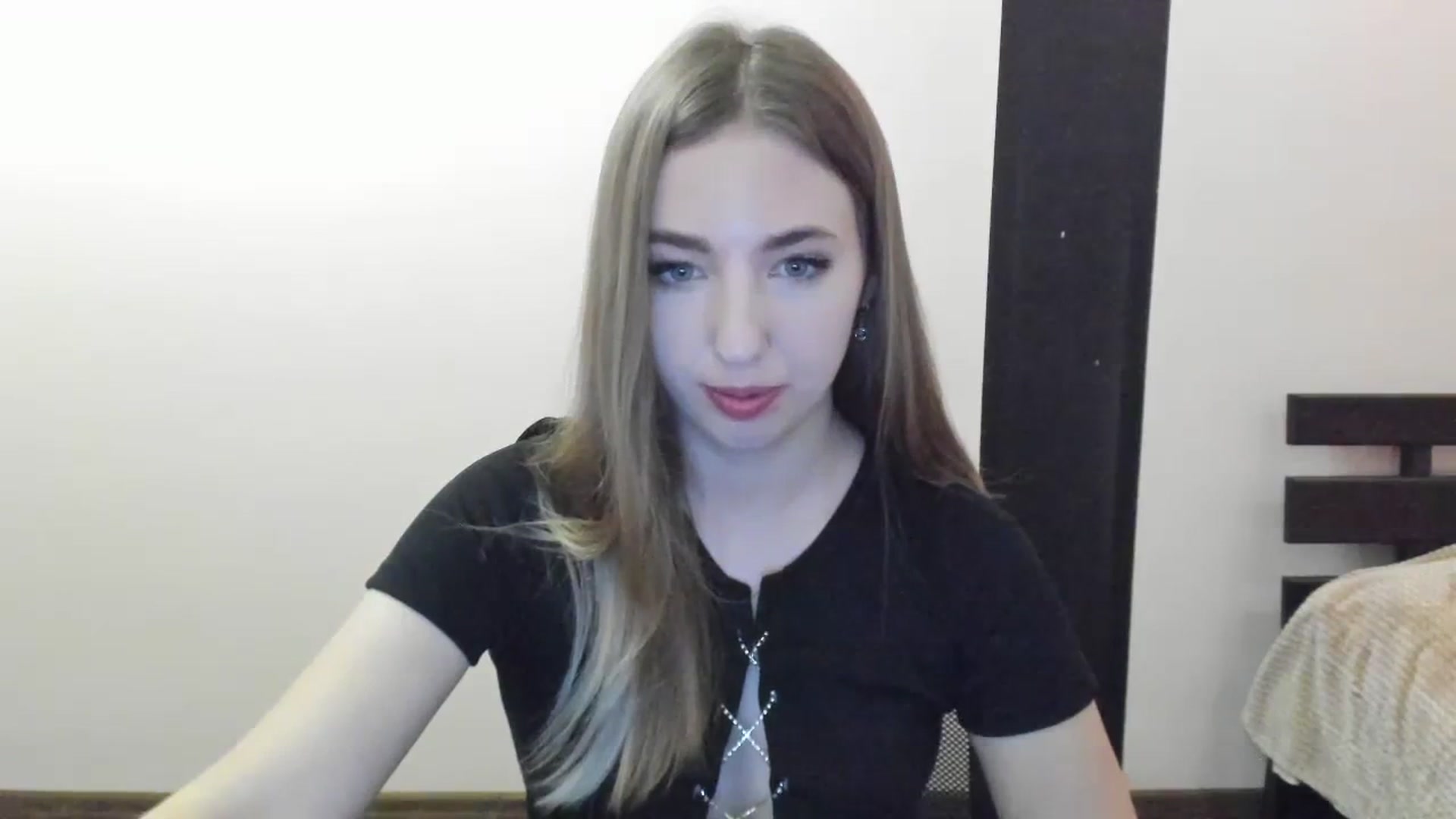 Gallery image thumbnail from Skyyyy's myfreecams stream on, 04/09/2024, 18:46 image 3 of 20