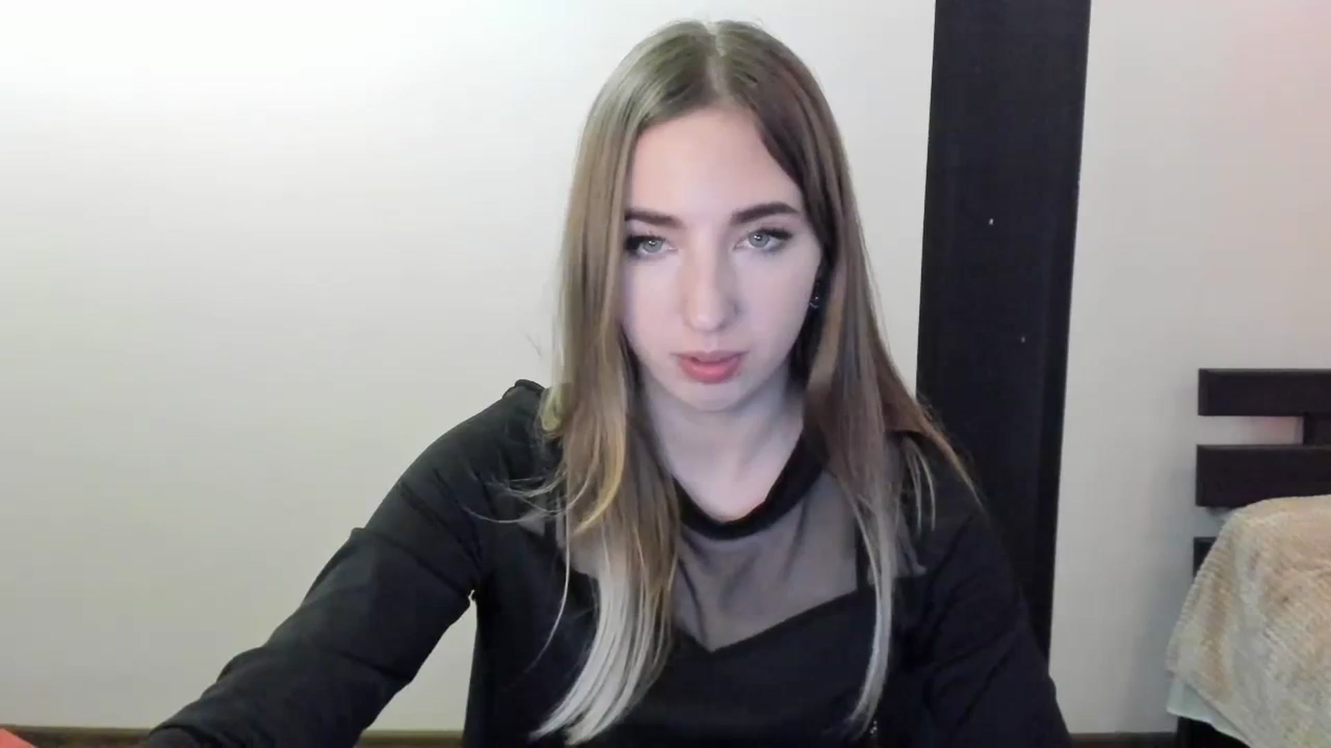 Gallery image thumbnail from Skyyyy's myfreecams stream on, 04/10/2024, 18:48 image 3 of 20