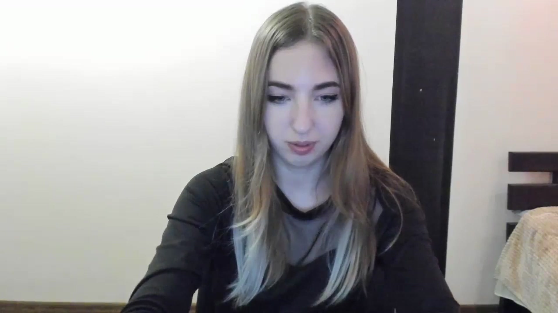 Gallery image thumbnail from Skyyyy's myfreecams stream on, 04/10/2024, 21:13 image 3 of 20