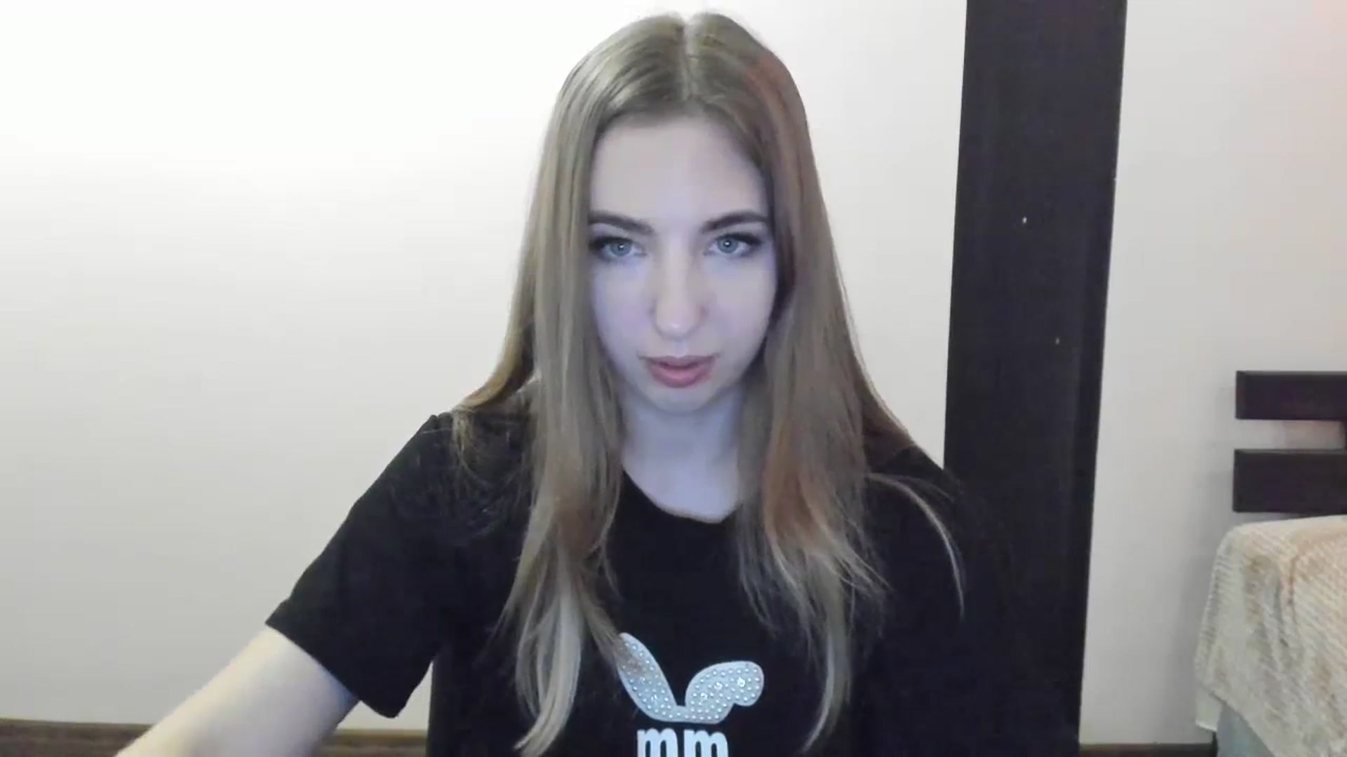 Gallery image thumbnail from Skyyyy's myfreecams stream on, 04/11/2024, 19:05 image 16 of 20