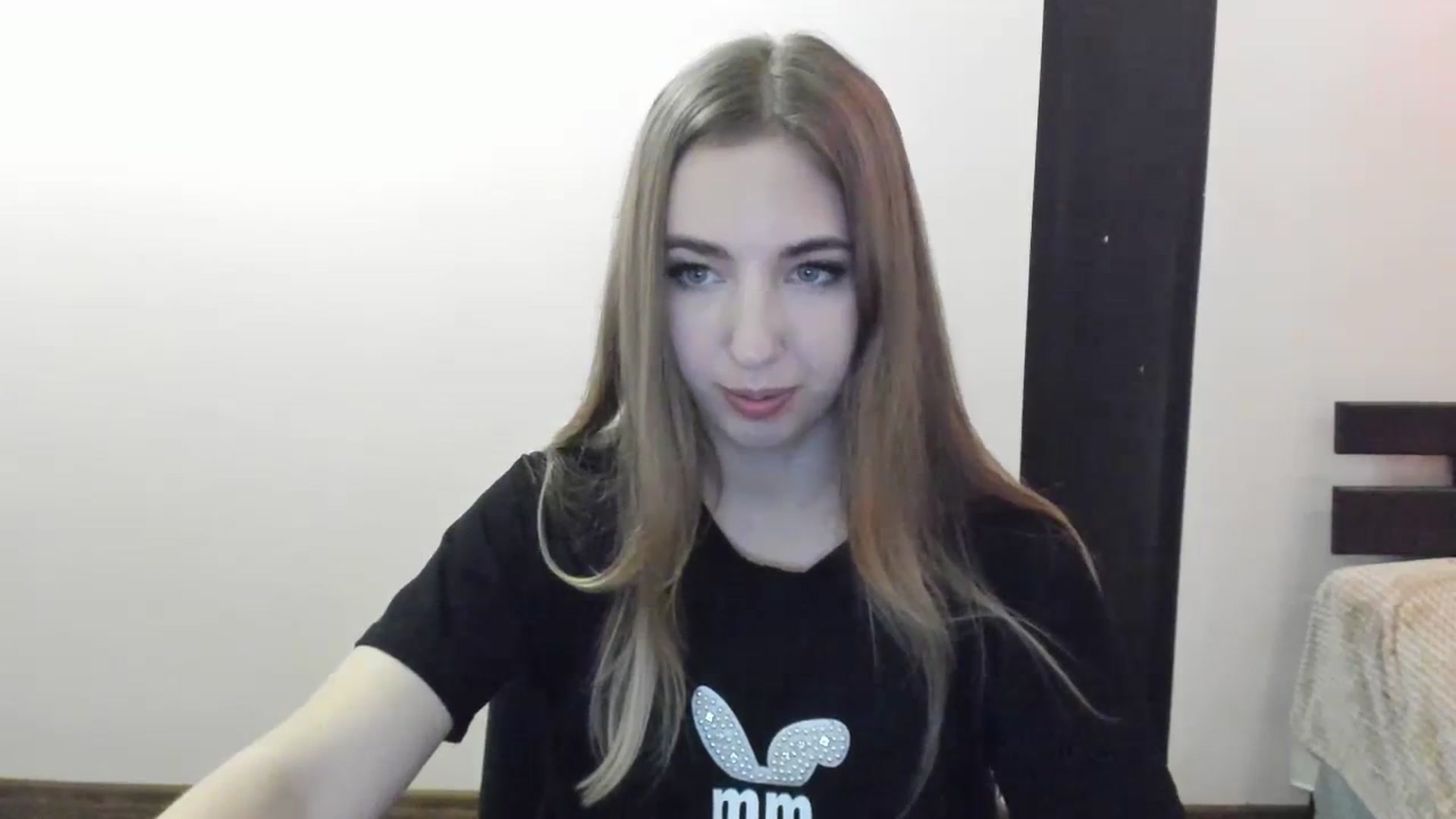 Gallery image thumbnail from Skyyyy's myfreecams stream on, 04/11/2024, 19:05 image 9 of 20