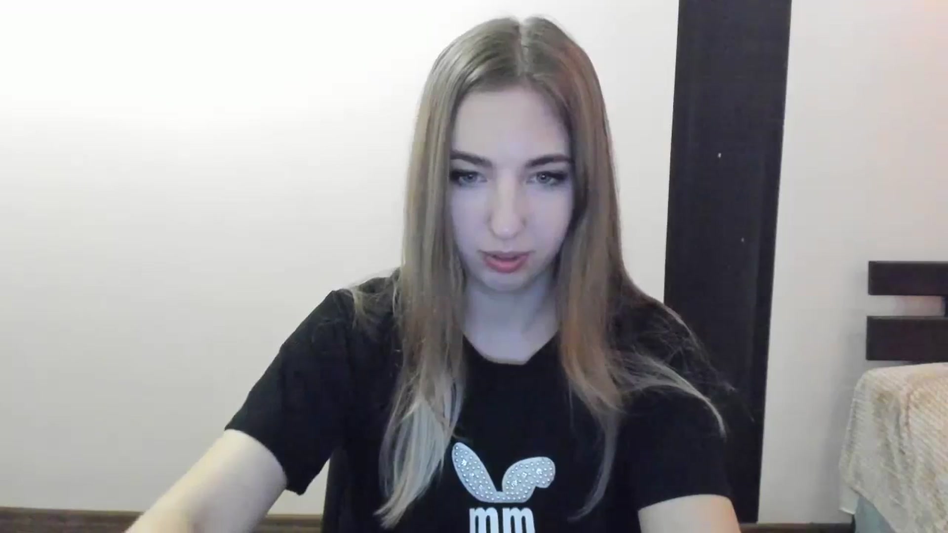 Gallery image thumbnail from Skyyyy's myfreecams stream on, 04/11/2024, 19:05 image 4 of 20