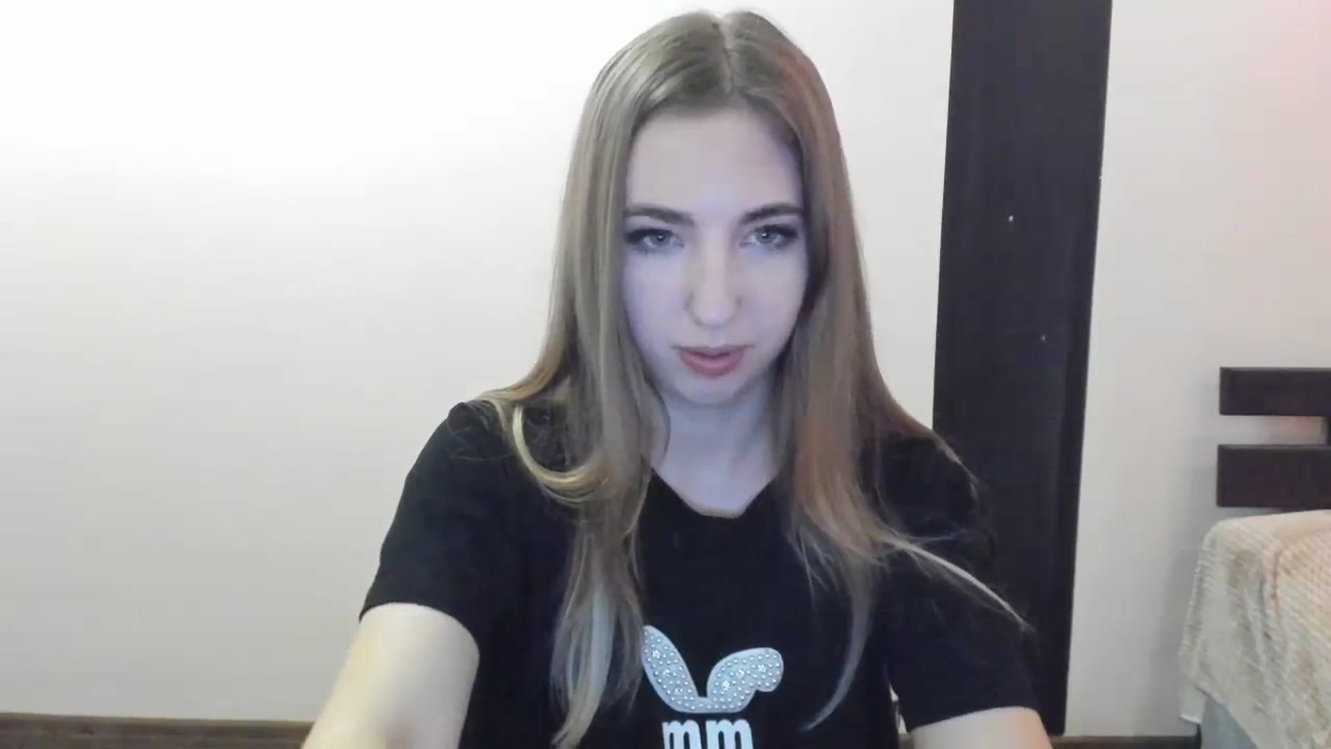 Gallery image thumbnail from Skyyyy's myfreecams stream on, 04/11/2024, 19:05 image 8 of 20