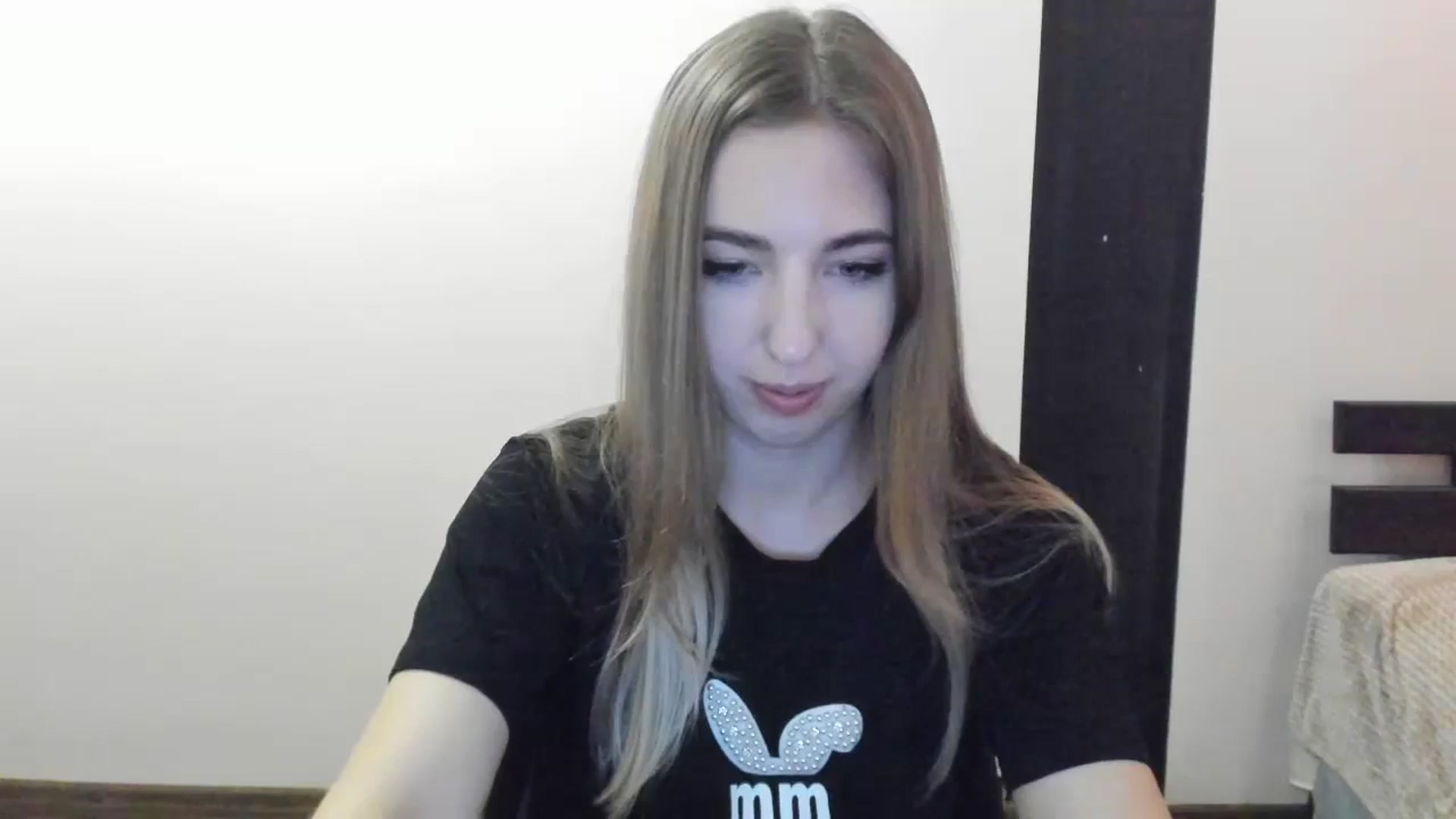 Gallery image thumbnail from Skyyyy's myfreecams stream on, 04/11/2024, 19:05 image 1 of 20