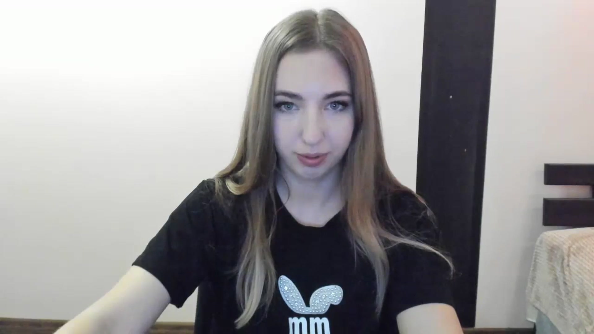 Gallery image thumbnail from Skyyyy's myfreecams stream on, 04/11/2024, 19:05 image 6 of 20