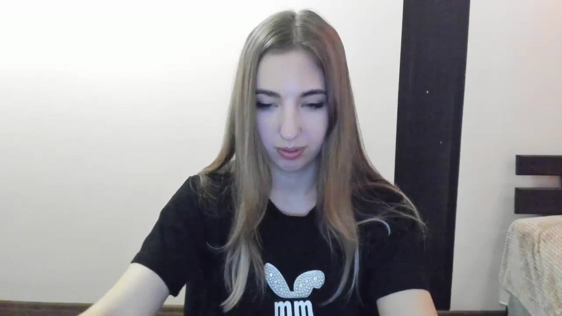 Gallery image thumbnail from Skyyyy's myfreecams stream on, 04/11/2024, 19:05 image 12 of 20
