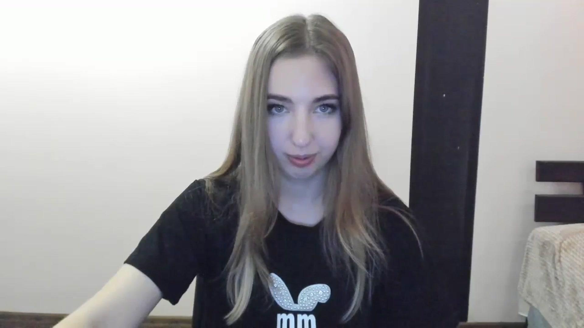 Gallery image thumbnail from Skyyyy's myfreecams stream on, 04/11/2024, 19:05 image 15 of 20